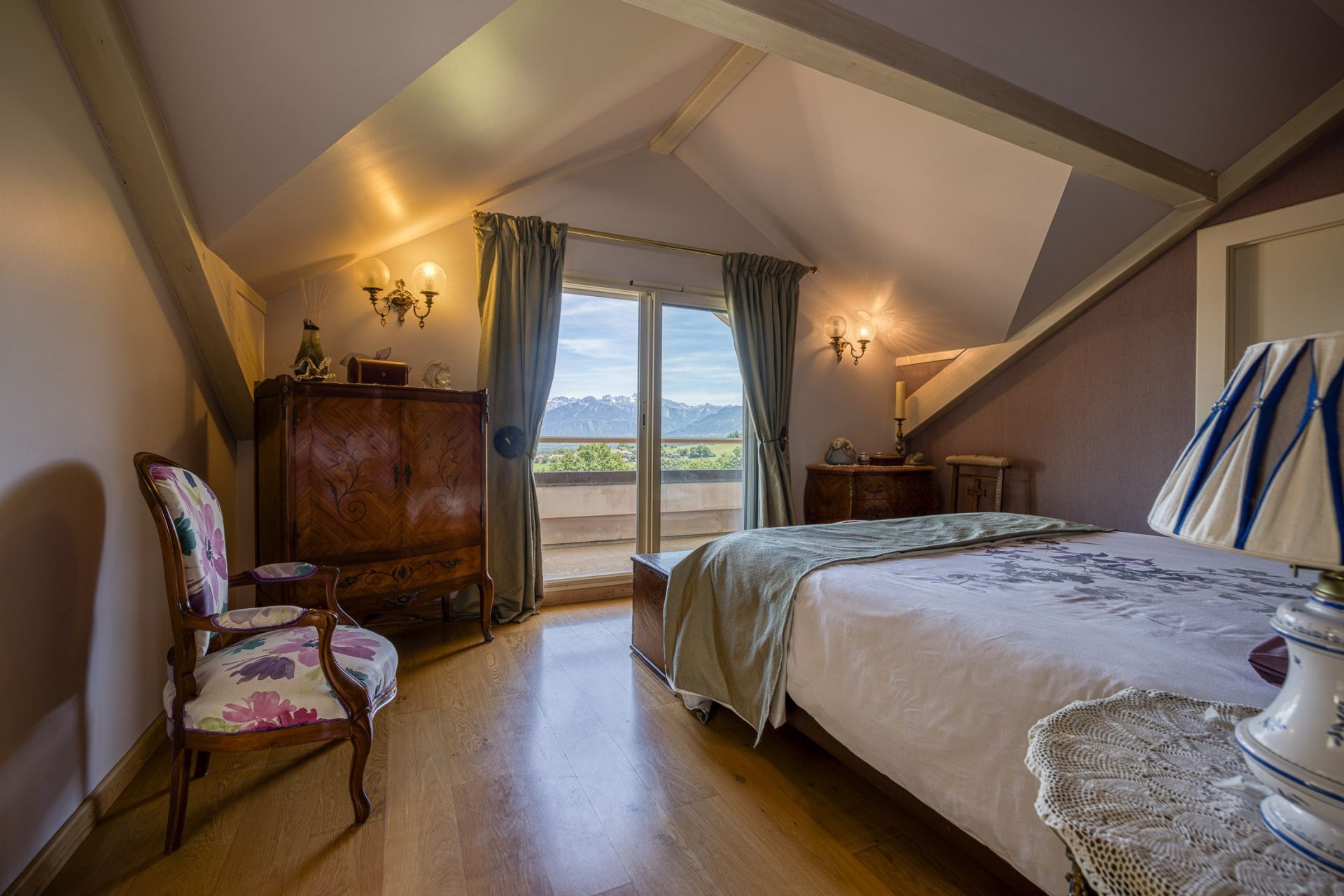 luxury house 7 Rooms for sale on REIGNIER ESERY (74930)