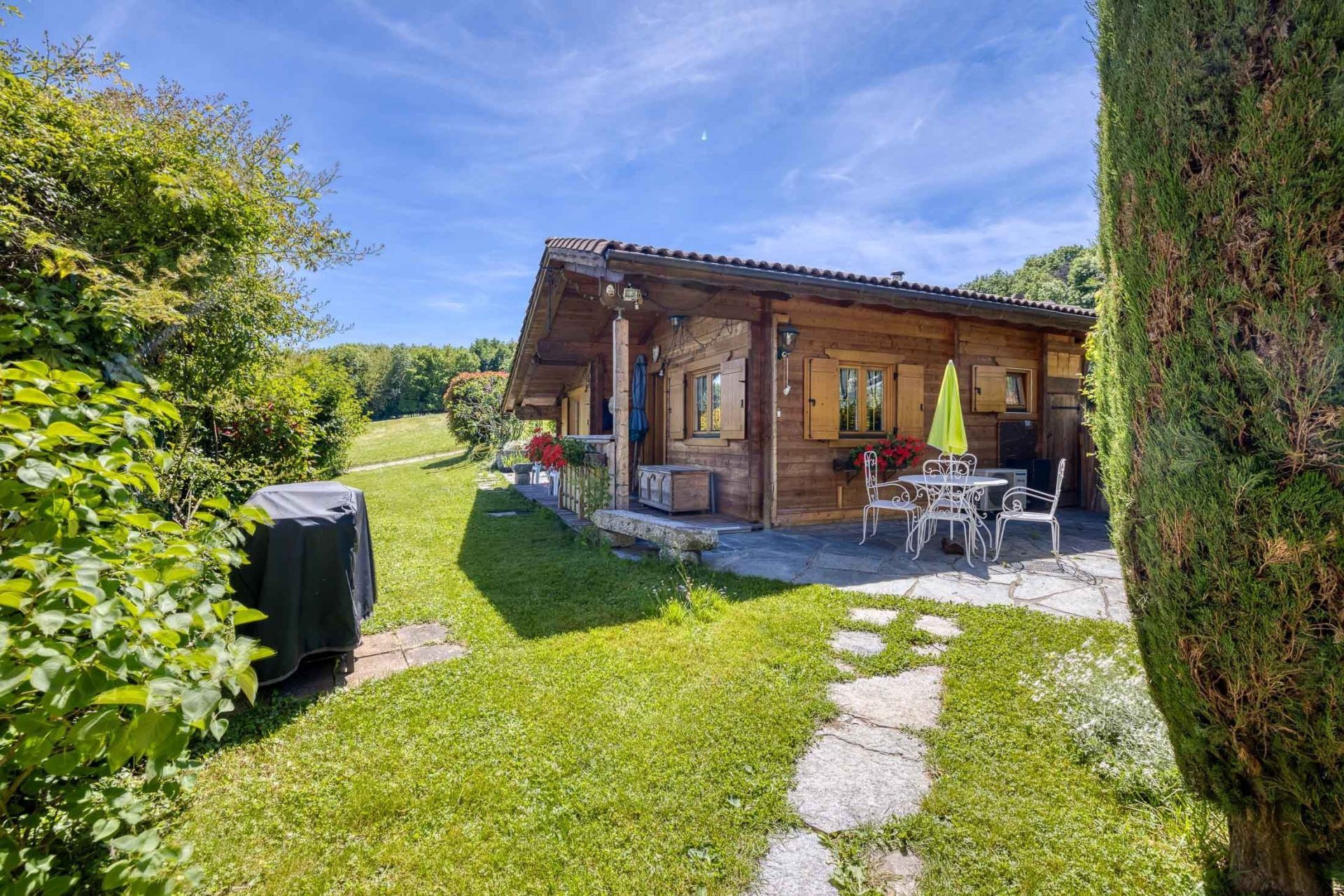 luxury house 7 Rooms for sale on REIGNIER ESERY (74930)