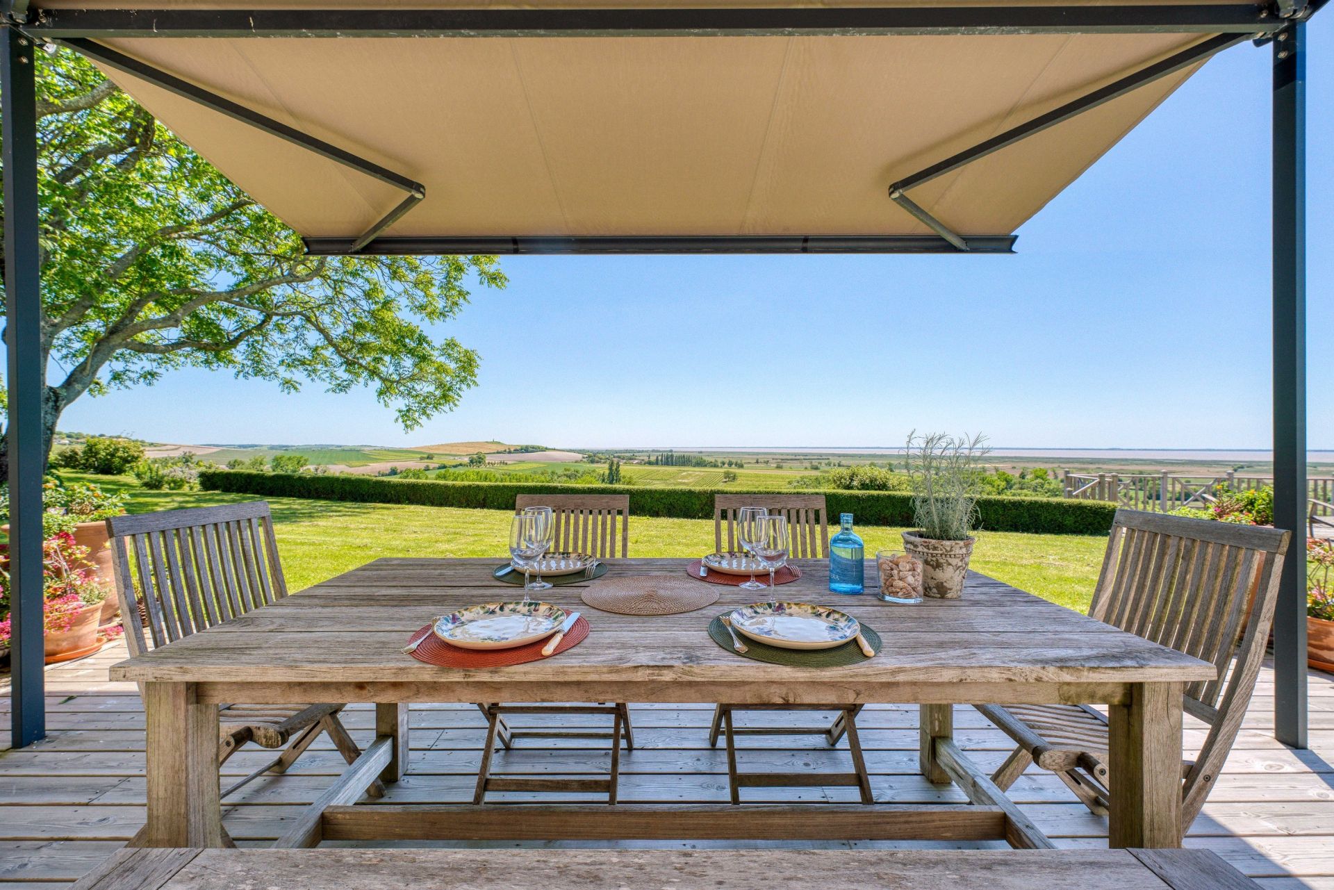 luxury house 6 Rooms for sale on FLOIRAC (17120)