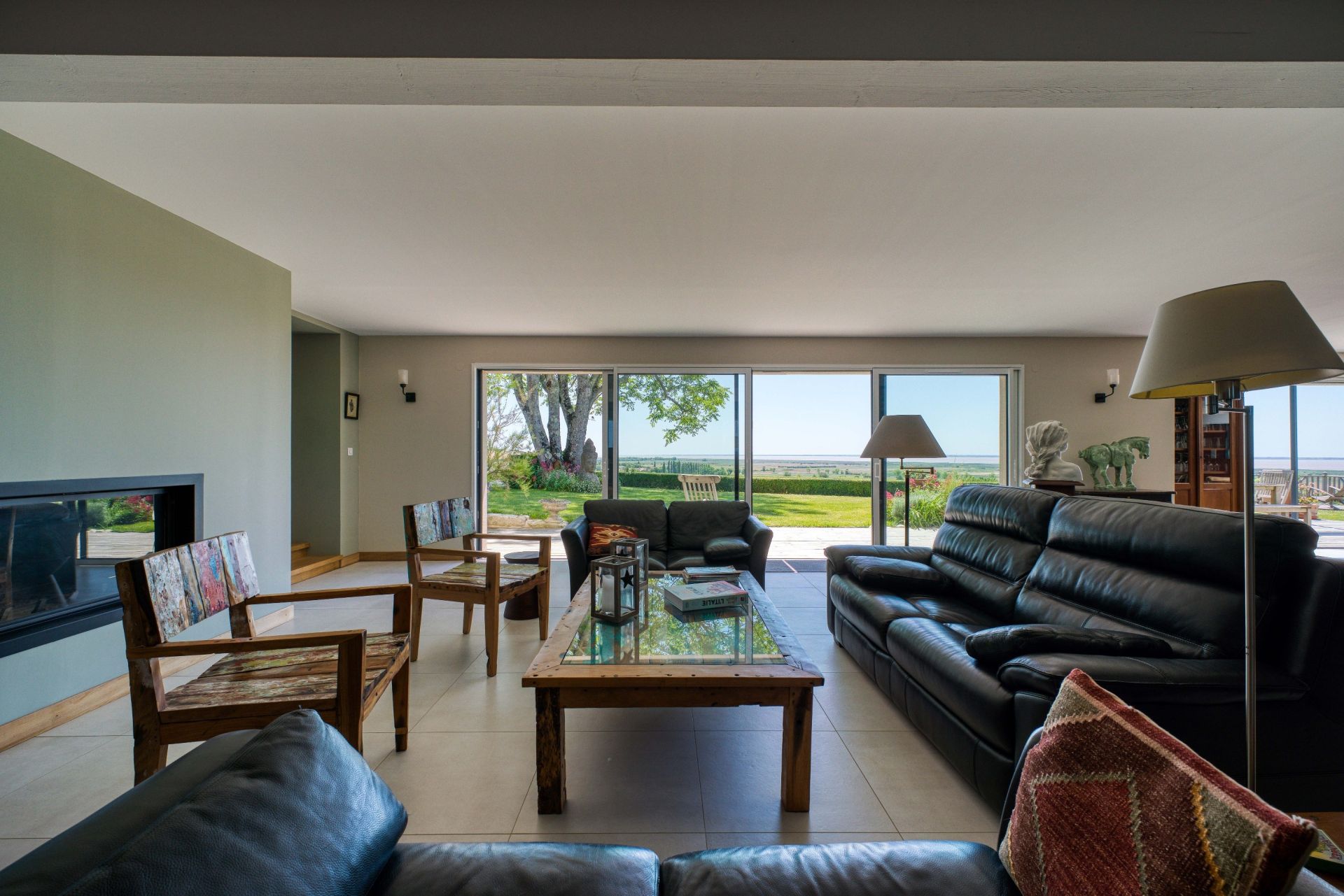 luxury house 6 Rooms for sale on FLOIRAC (17120)