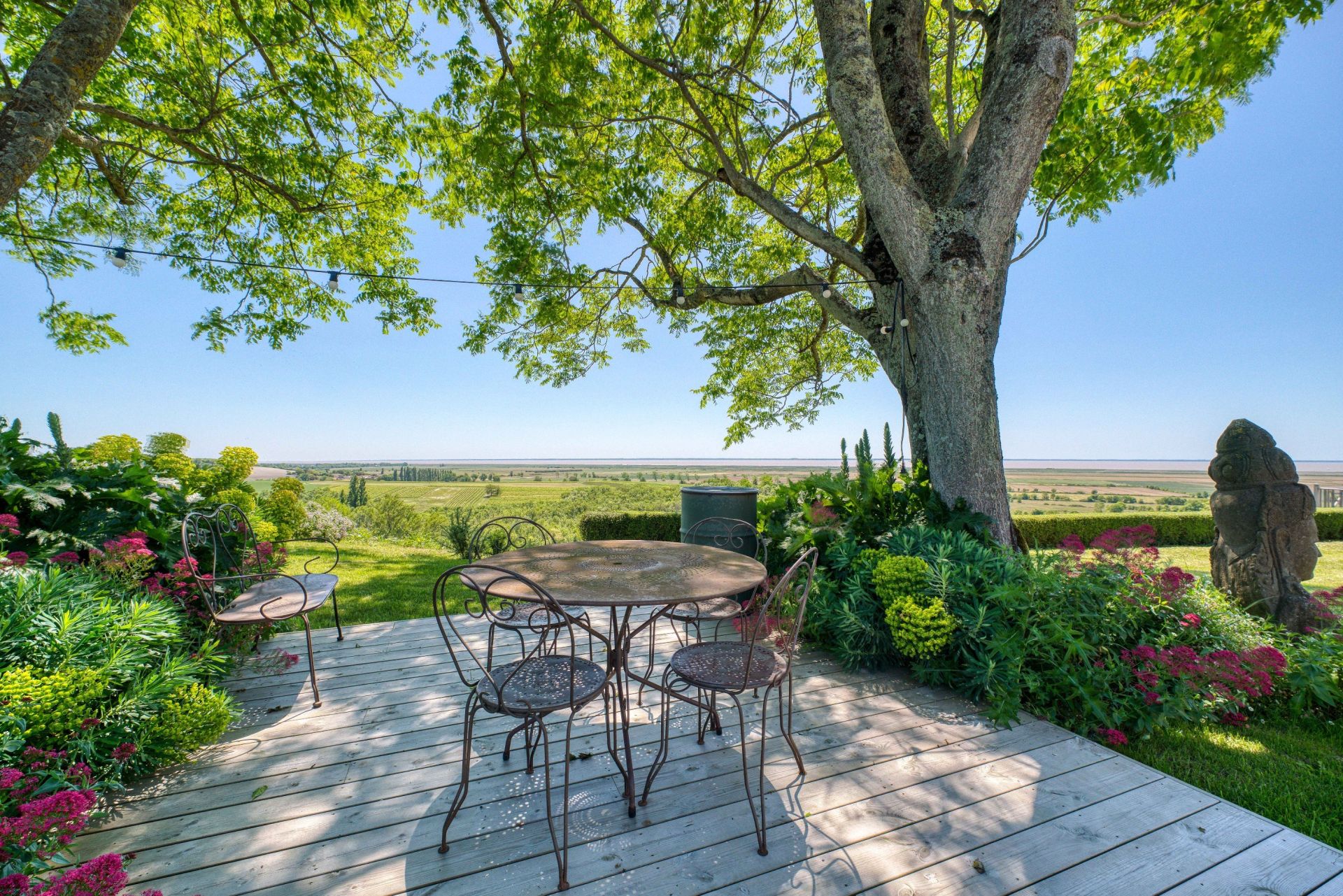 luxury house 6 Rooms for sale on FLOIRAC (17120)