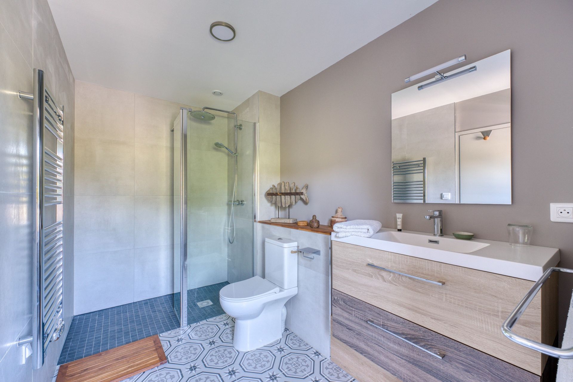 luxury house 6 Rooms for sale on FLOIRAC (17120)