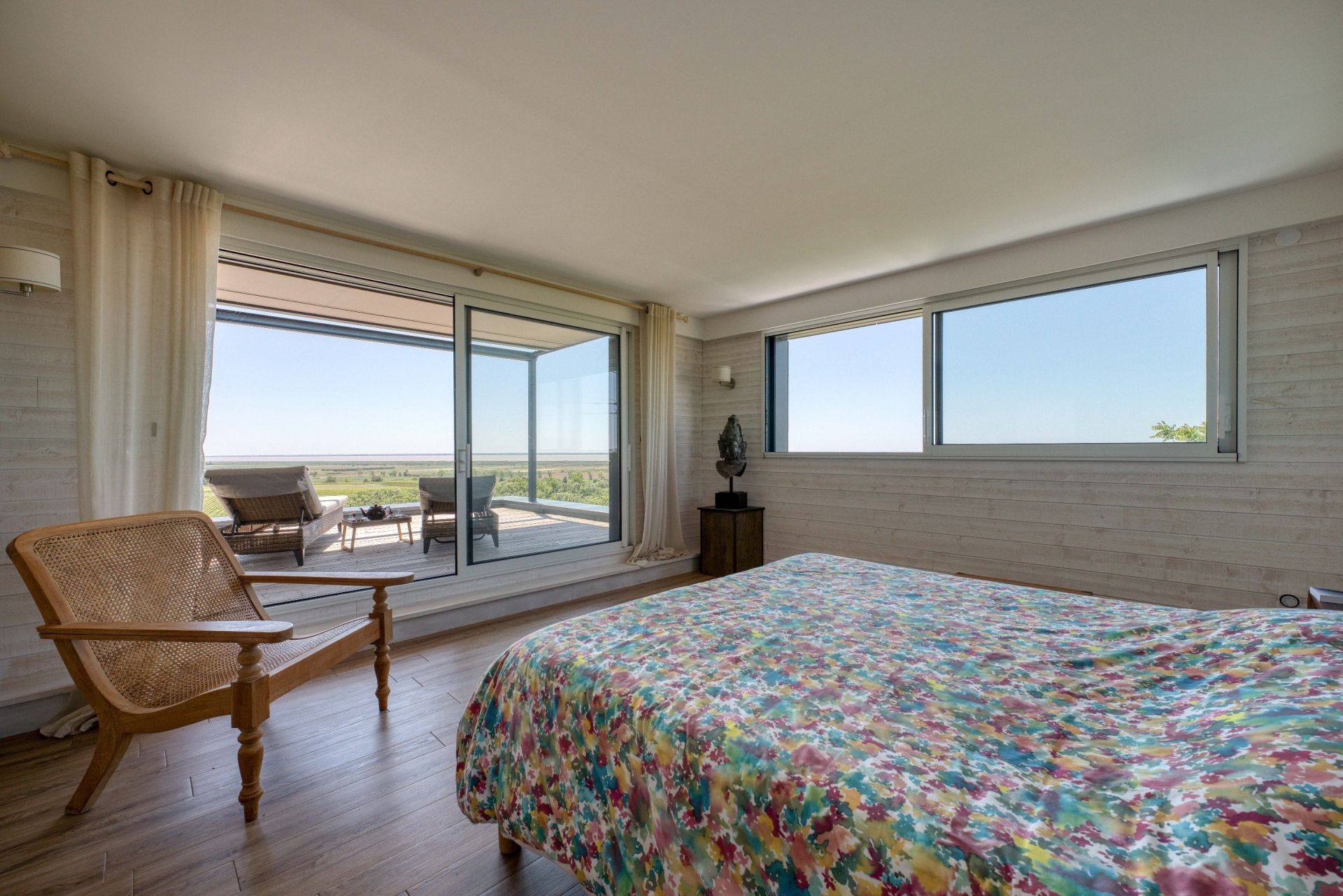 luxury house 6 Rooms for sale on FLOIRAC (17120)