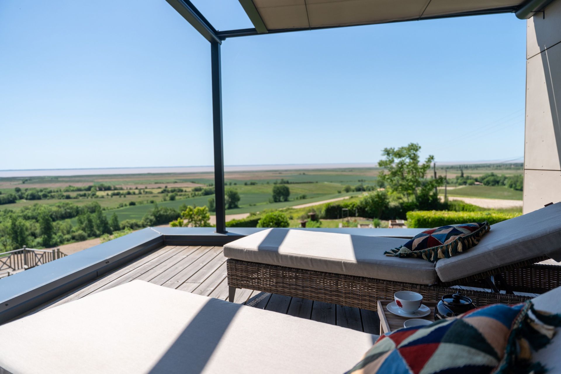 luxury house 6 Rooms for sale on FLOIRAC (17120)