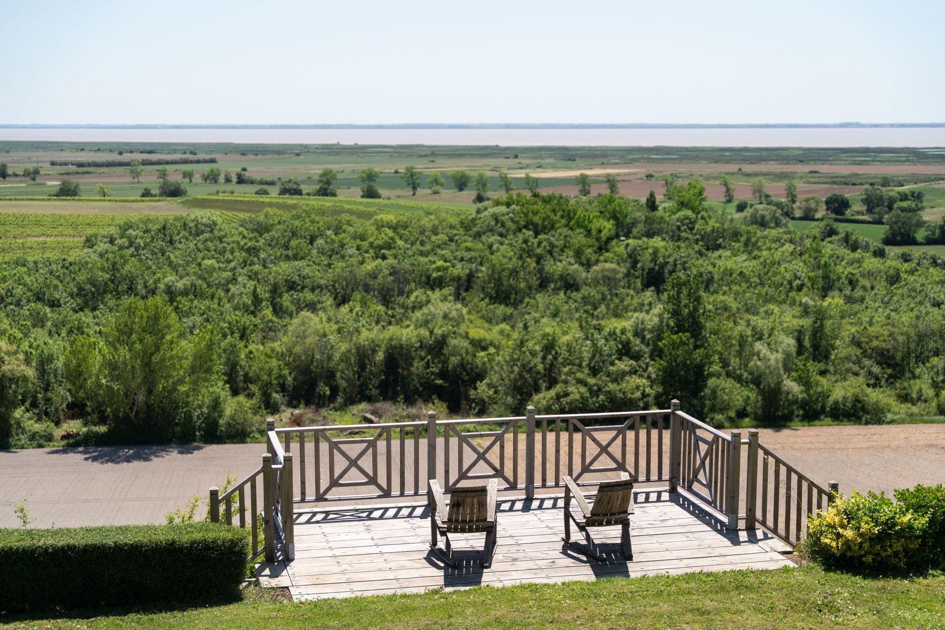 luxury house 6 Rooms for sale on FLOIRAC (17120)