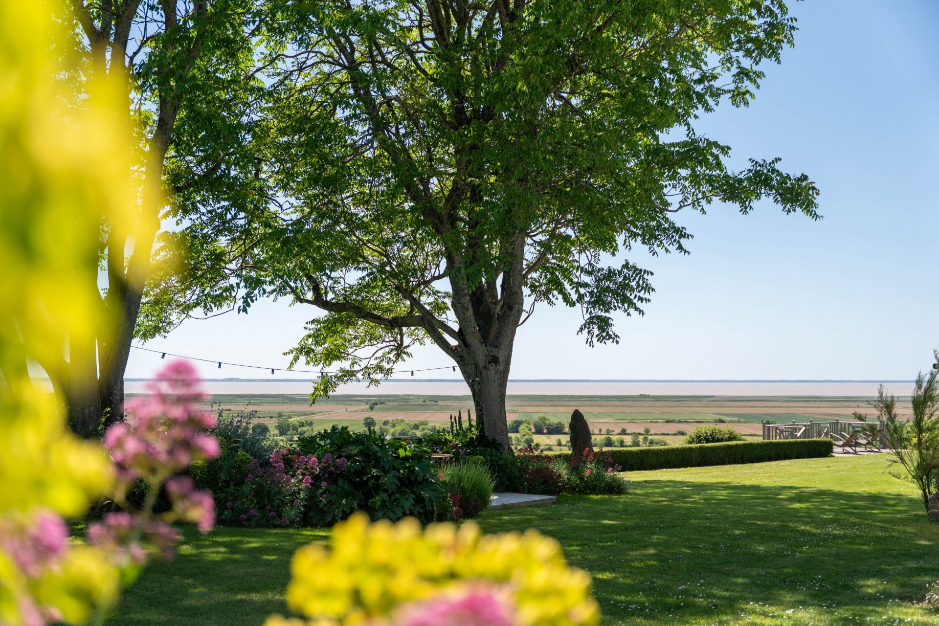 luxury house 6 Rooms for sale on FLOIRAC (17120)