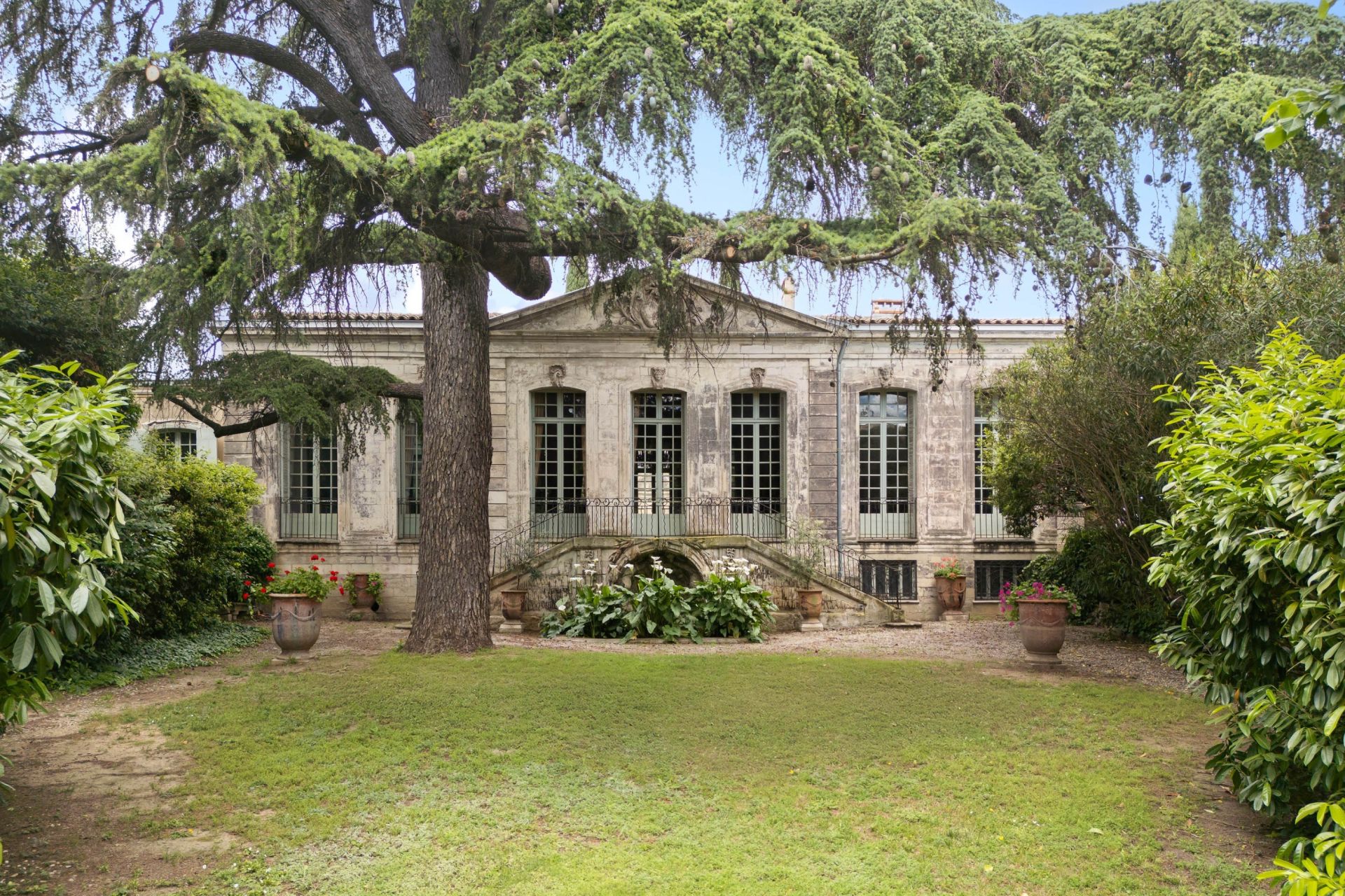 luxury house 12 Rooms for sale on MONTPELLIER (34000)