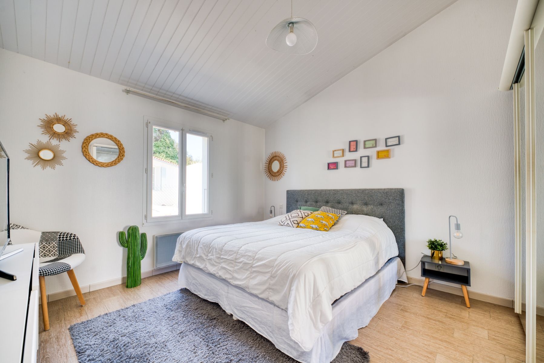 luxury house 9 Rooms for sale on RIVEDOUX PLAGE (17940)