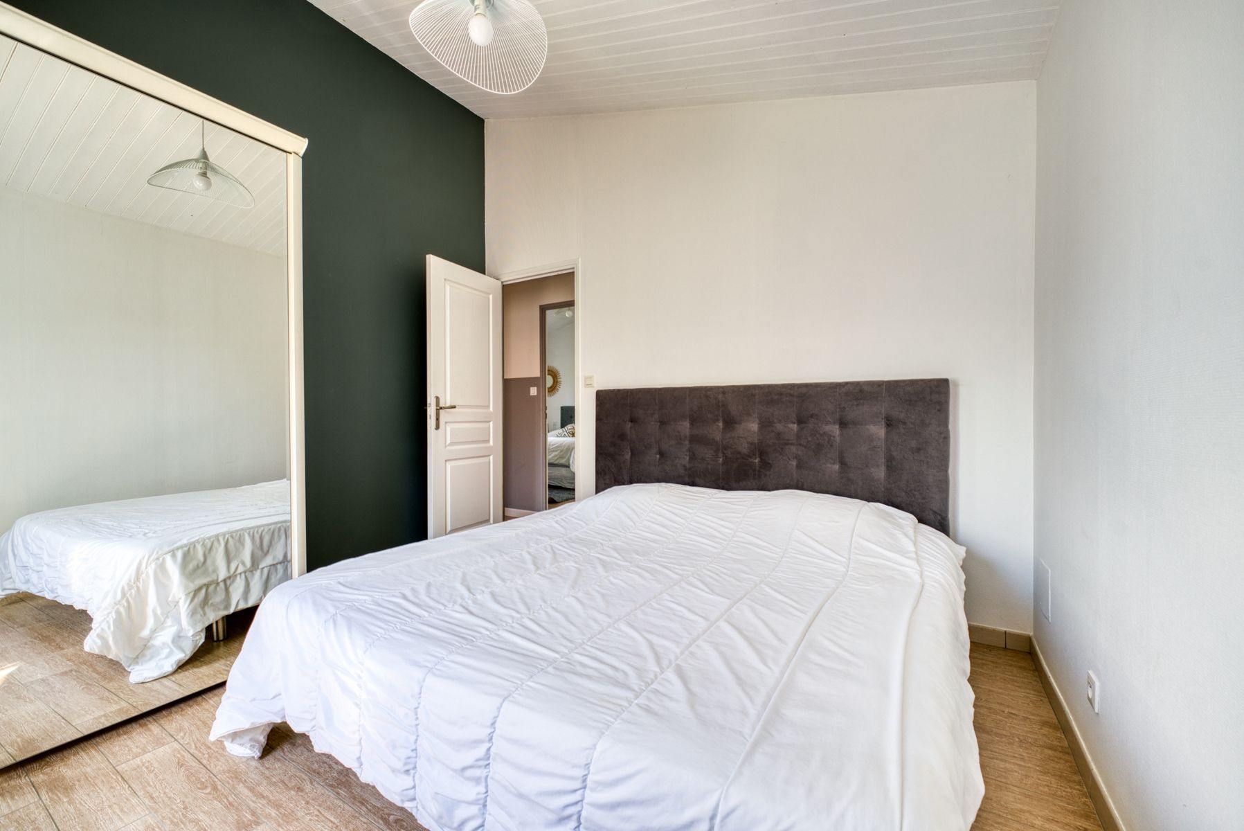 luxury house 9 Rooms for sale on RIVEDOUX PLAGE (17940)