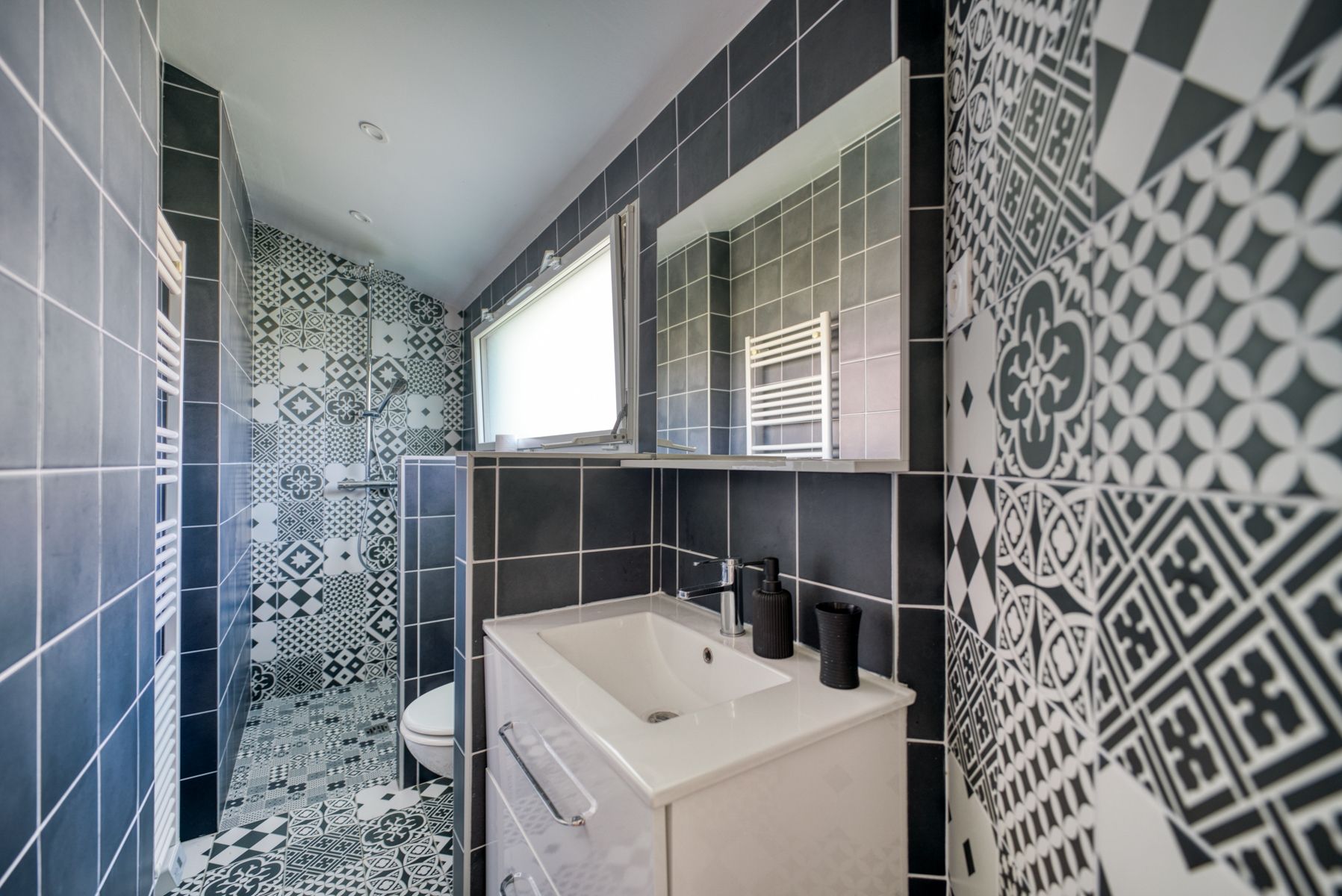 luxury house 9 Rooms for sale on RIVEDOUX PLAGE (17940)