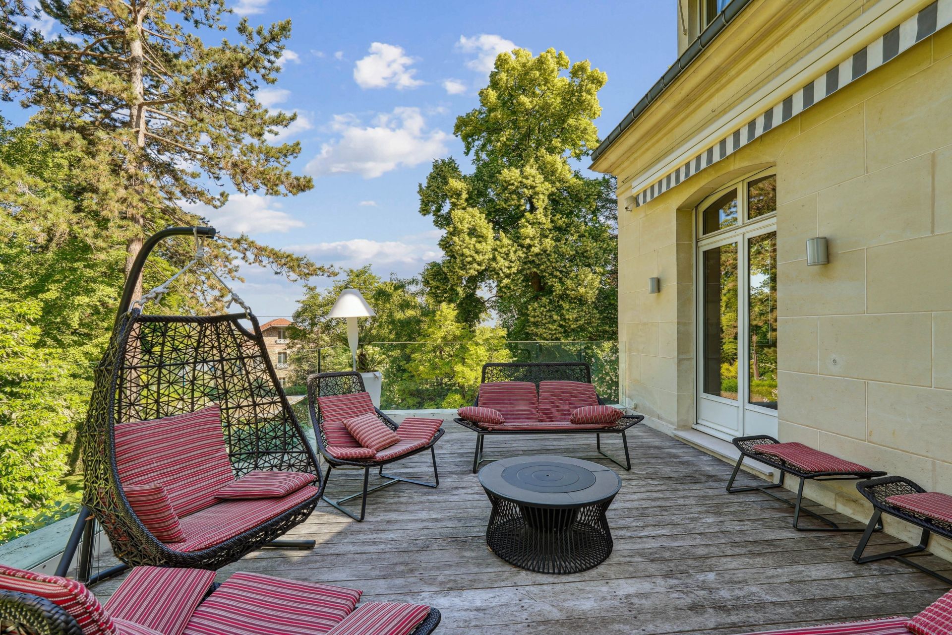 luxury house 12 Rooms for sale on RUEIL MALMAISON (92500)