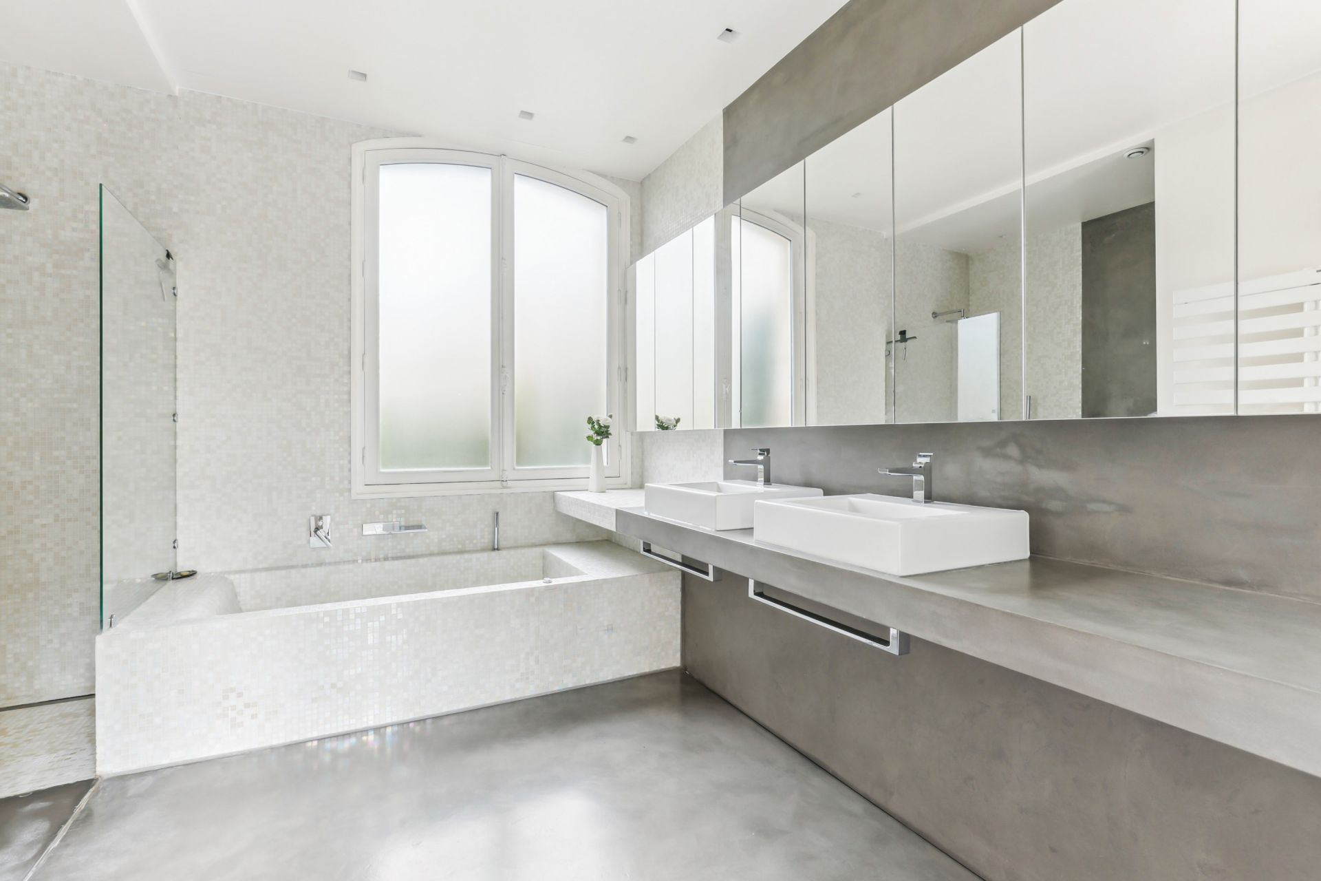 luxury house 12 Rooms for sale on RUEIL MALMAISON (92500)