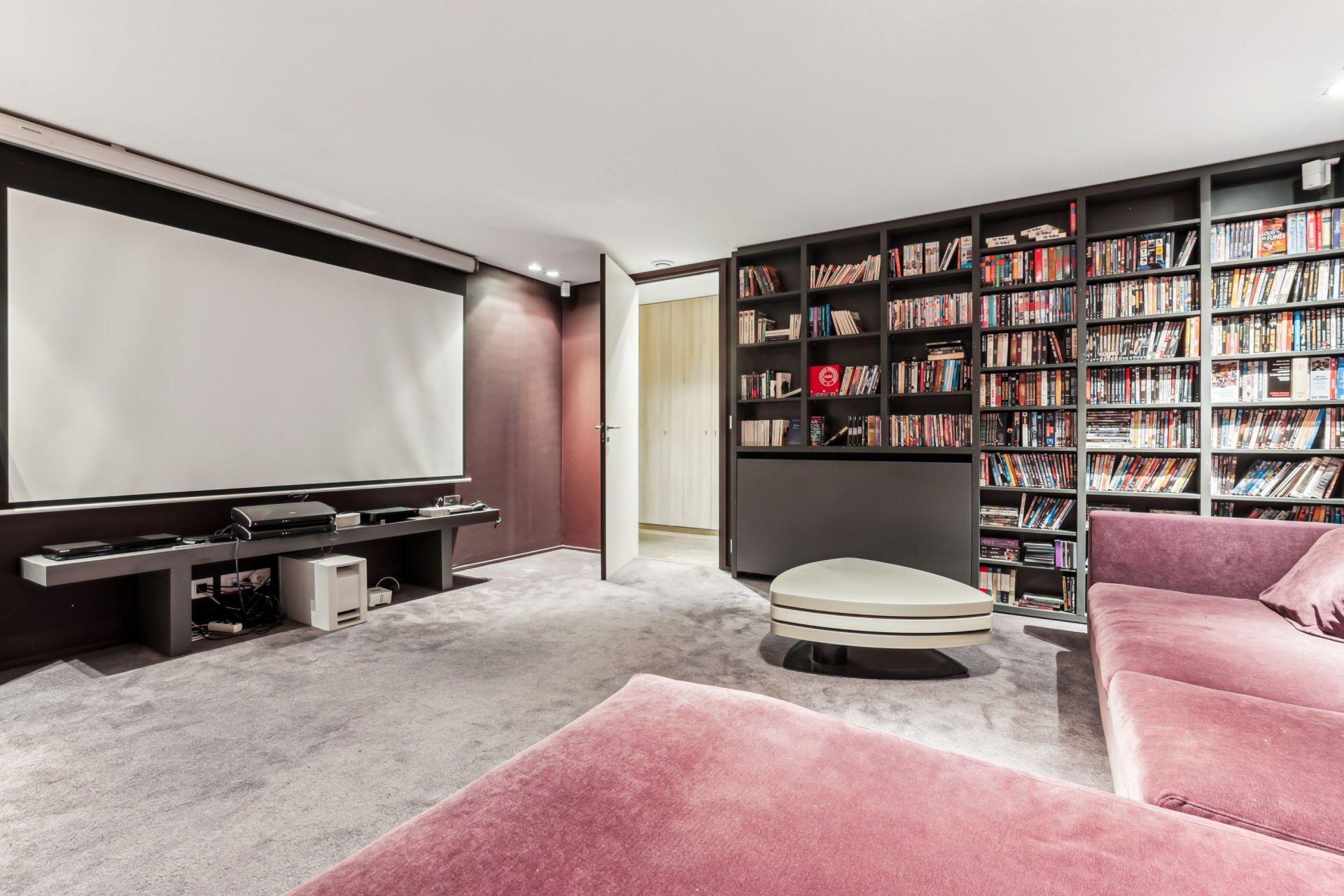 luxury house 12 Rooms for sale on RUEIL MALMAISON (92500)