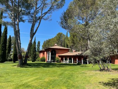 Vente Villa de luxe Aix-en-Provence 20 Pièces 508 m²