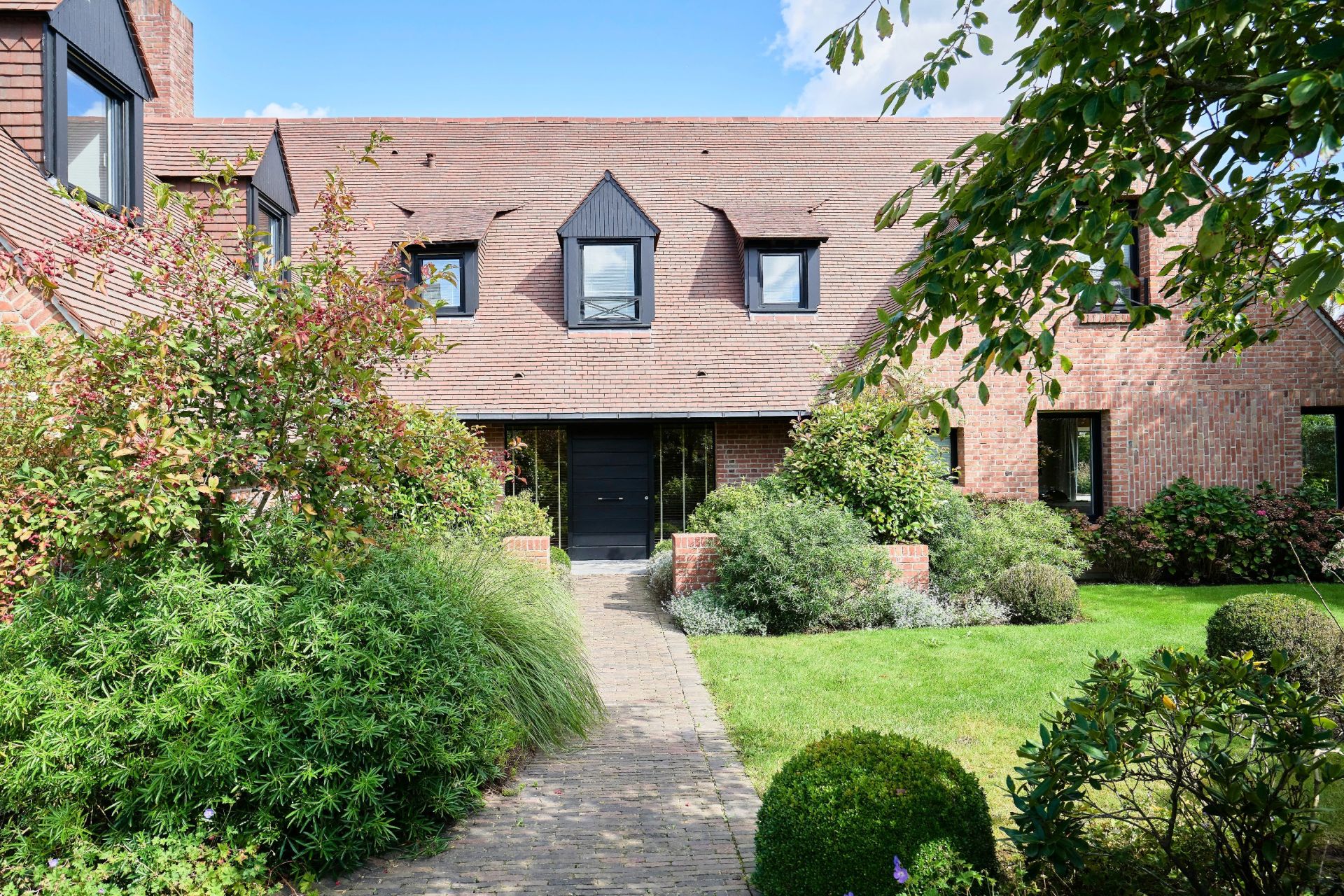 luxury house 11 Rooms for sale on BONDUES (59910)