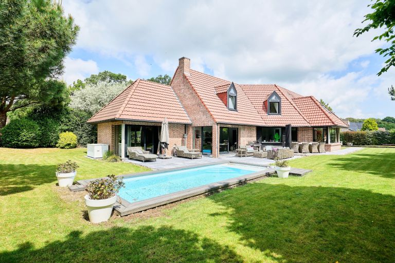 maison de luxe 11 Pièces en vente sur CAMPHIN EN PEVELE (59780)