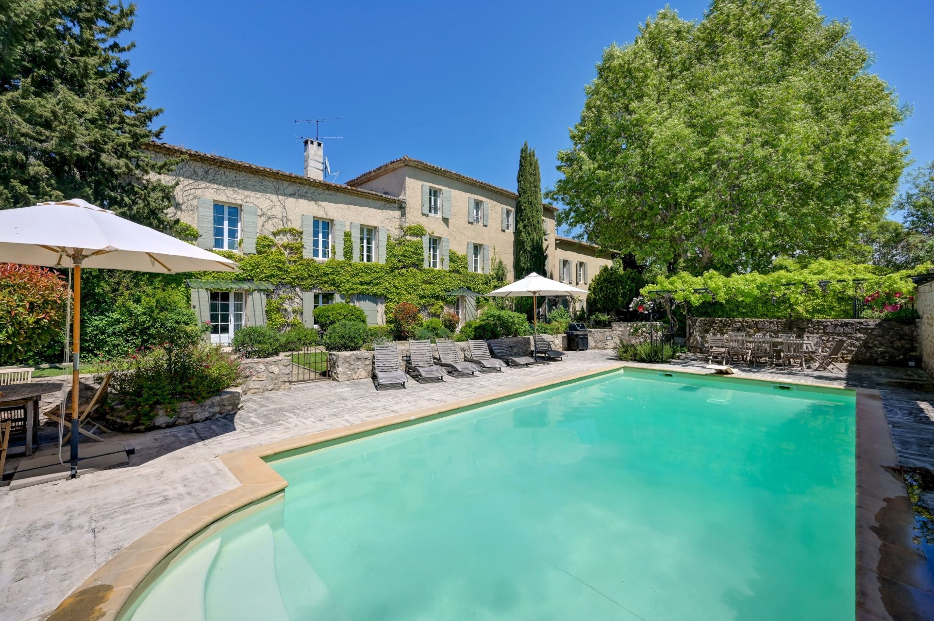 corps de ferme 14 Pièces en vente sur AIX EN PROVENCE (13100)