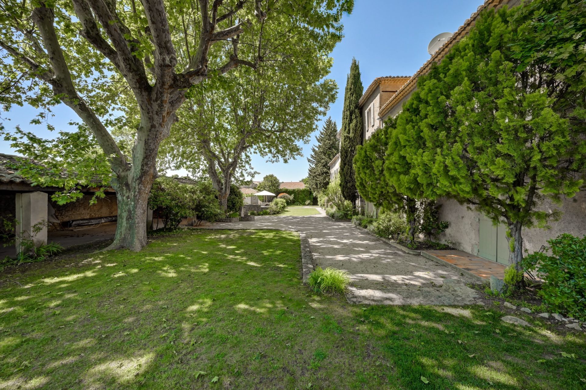 corps de ferme 14 Pièces en vente sur AIX EN PROVENCE (13100)