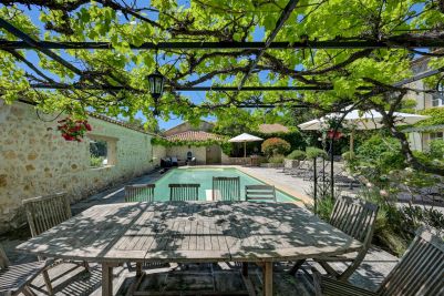 Vente Corps de ferme Aix-en-Provence 14&nbsp;Pièces 550&nbsp;m²