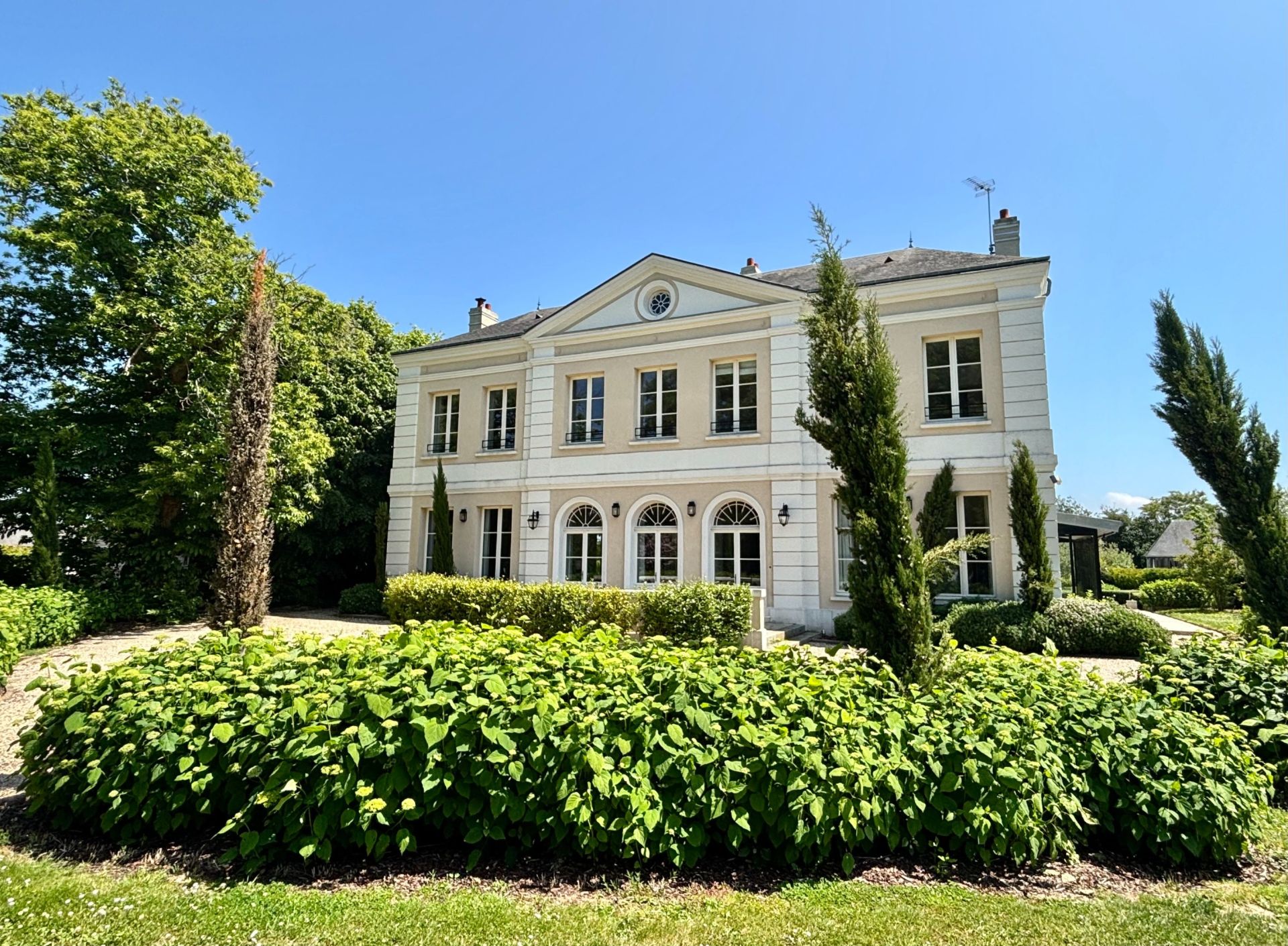 maison de luxe 9 Pièces en location saisonnière sur EQUEMAUVILLE (14600)