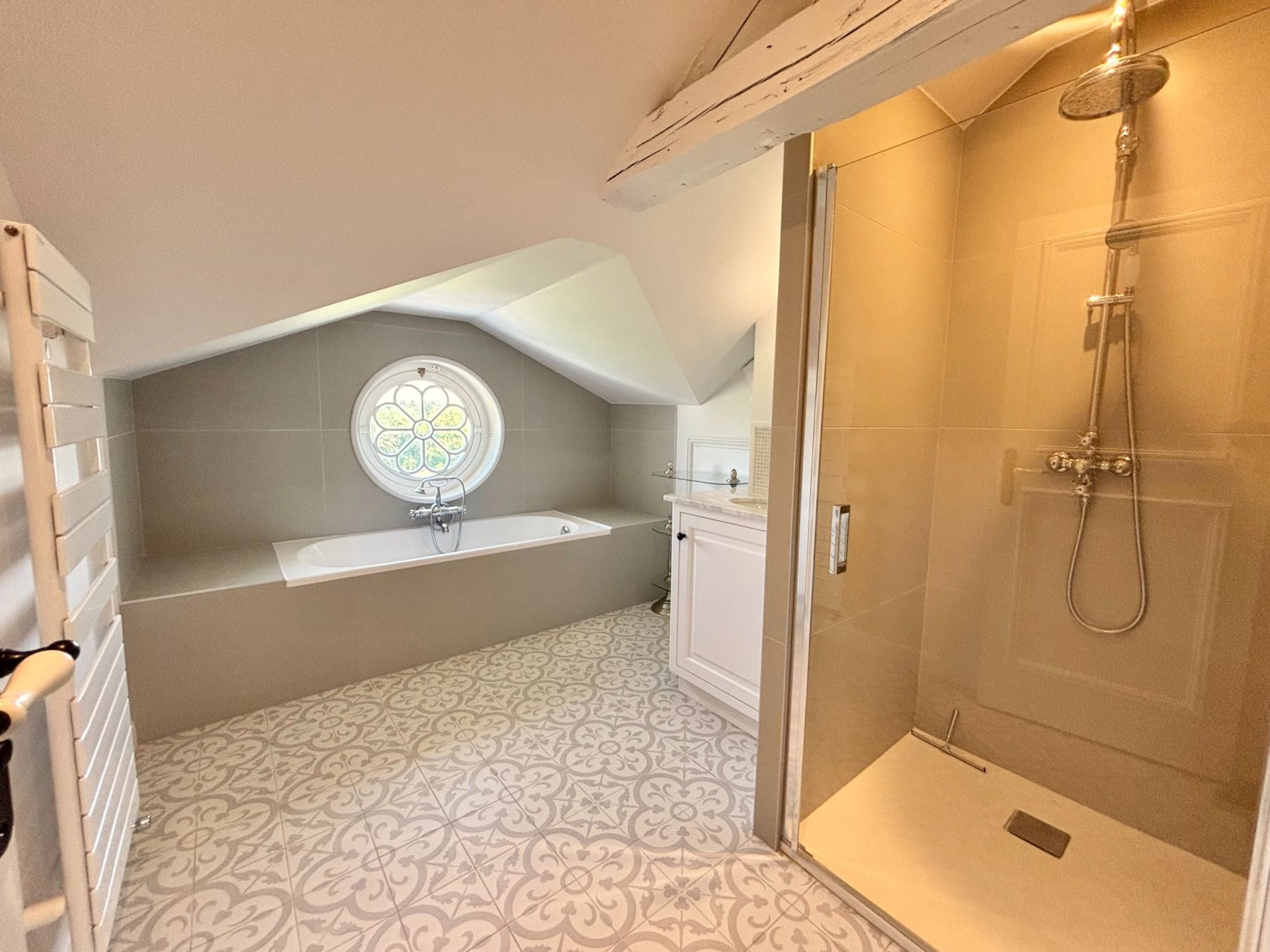 maison de luxe 9 Pièces en location saisonnière sur EQUEMAUVILLE (14600)