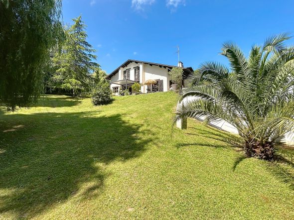 Sale Luxury house Ahetze 5 Rooms 180 m²