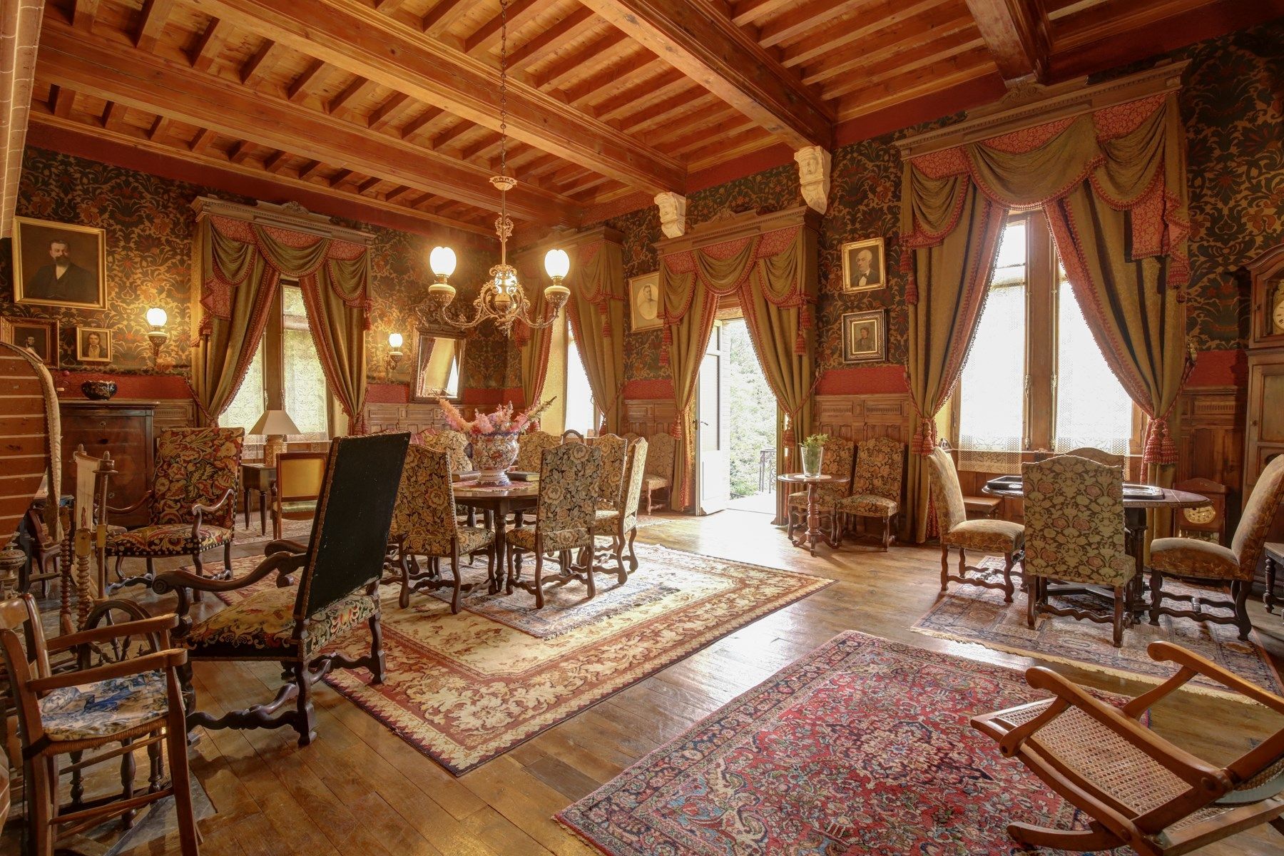 castle 8 Rooms for sale on CADOURS (31480)