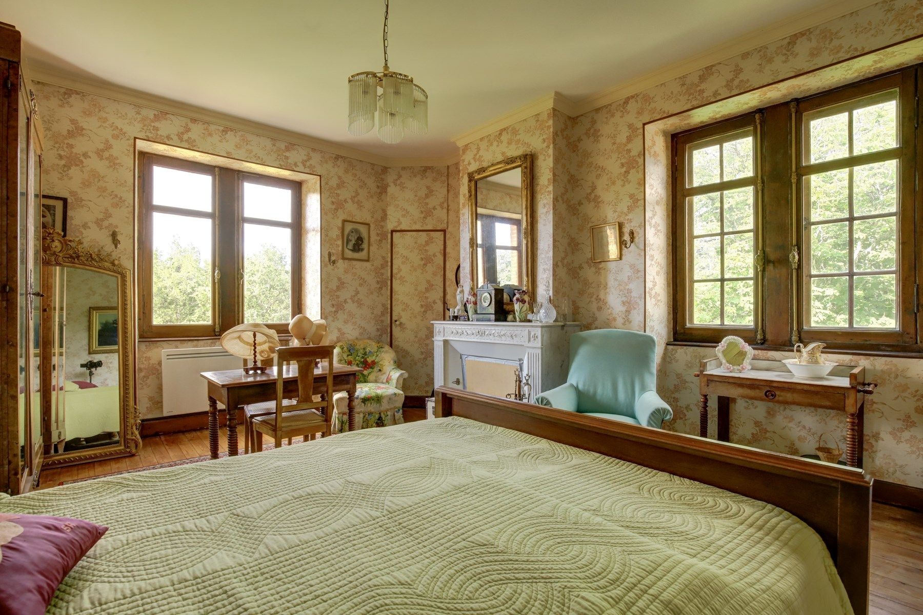 castle 8 Rooms for sale on CADOURS (31480)