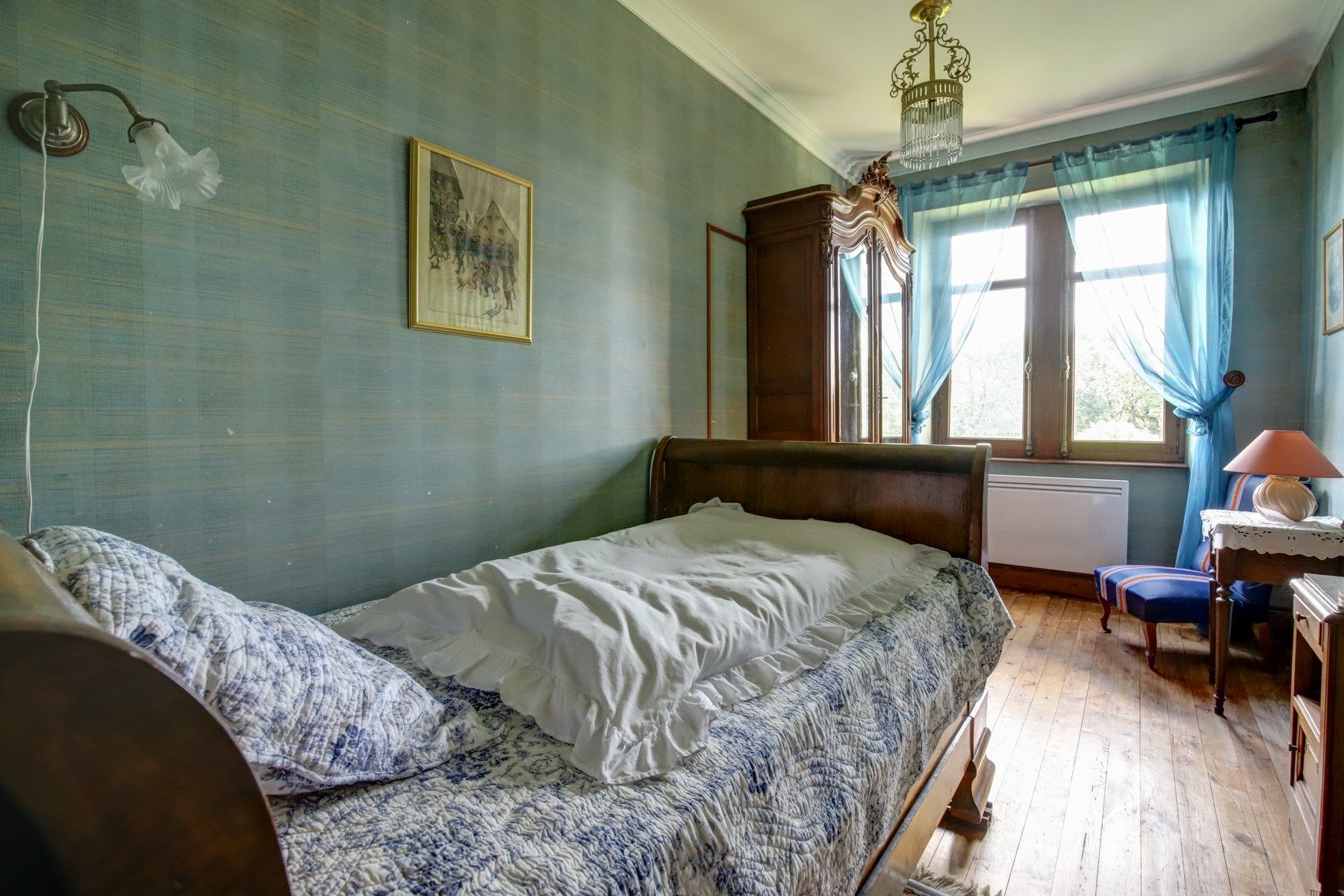 castle 8 Rooms for sale on CADOURS (31480)