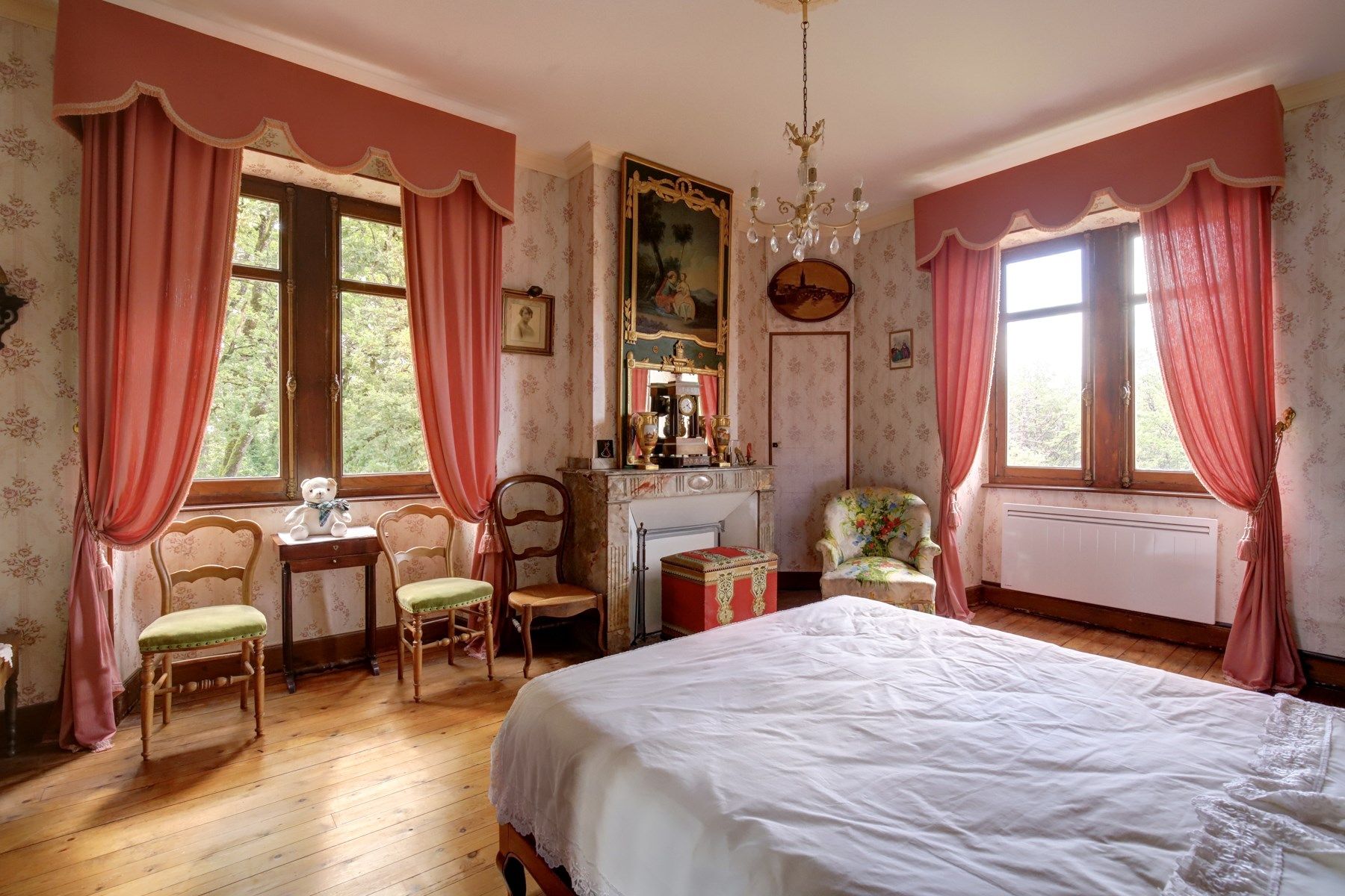 castle 8 Rooms for sale on CADOURS (31480)