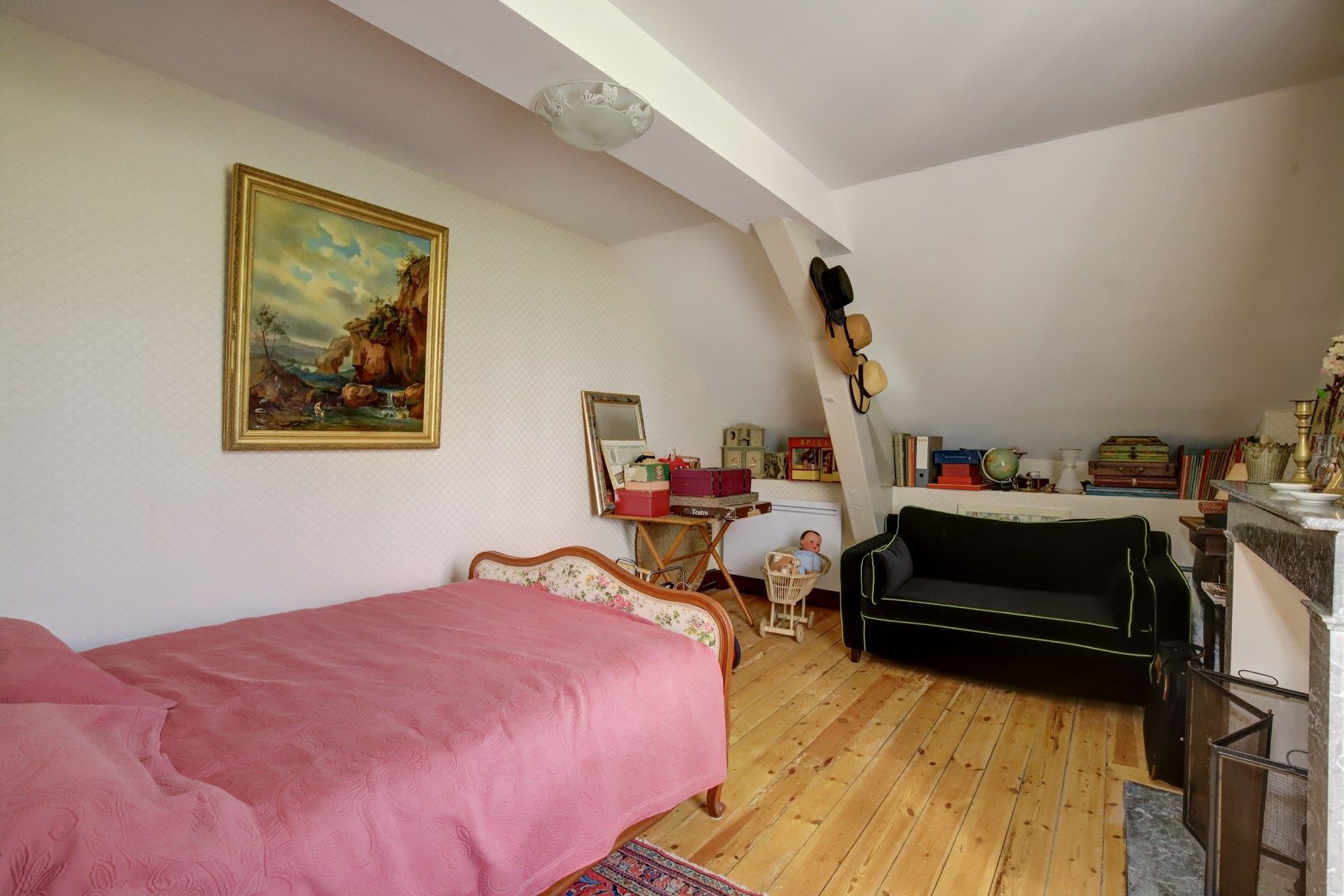 castle 8 Rooms for sale on CADOURS (31480)