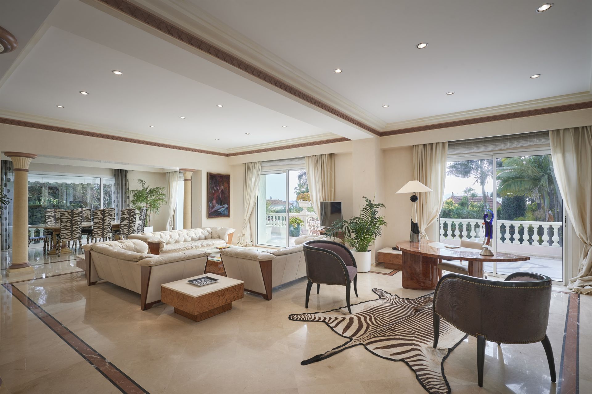 mansion (hôtel particulier) 9 Rooms for sale on CAP D ANTIBES (06160)