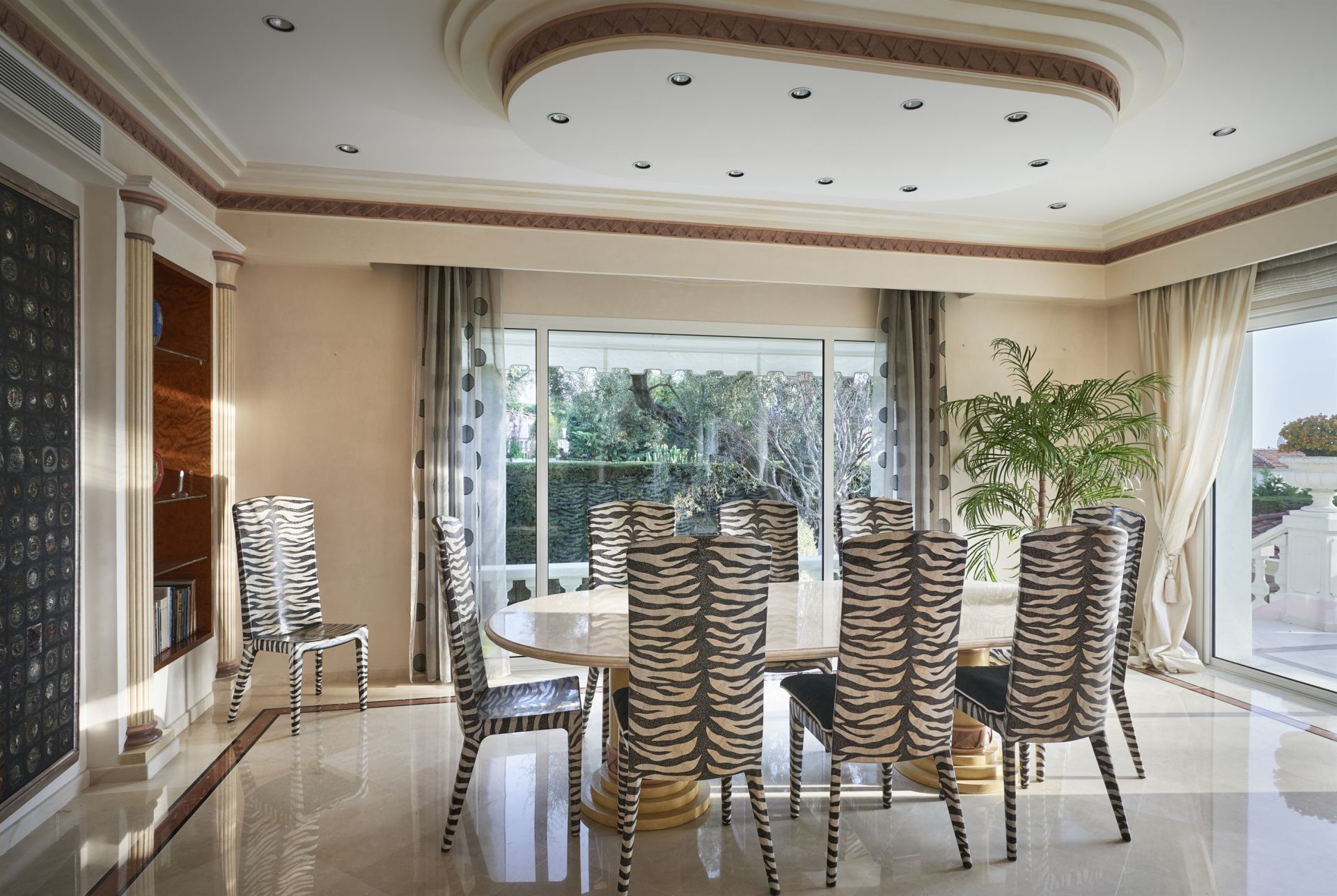 mansion (hôtel particulier) 9 Rooms for sale on CAP D ANTIBES (06160)