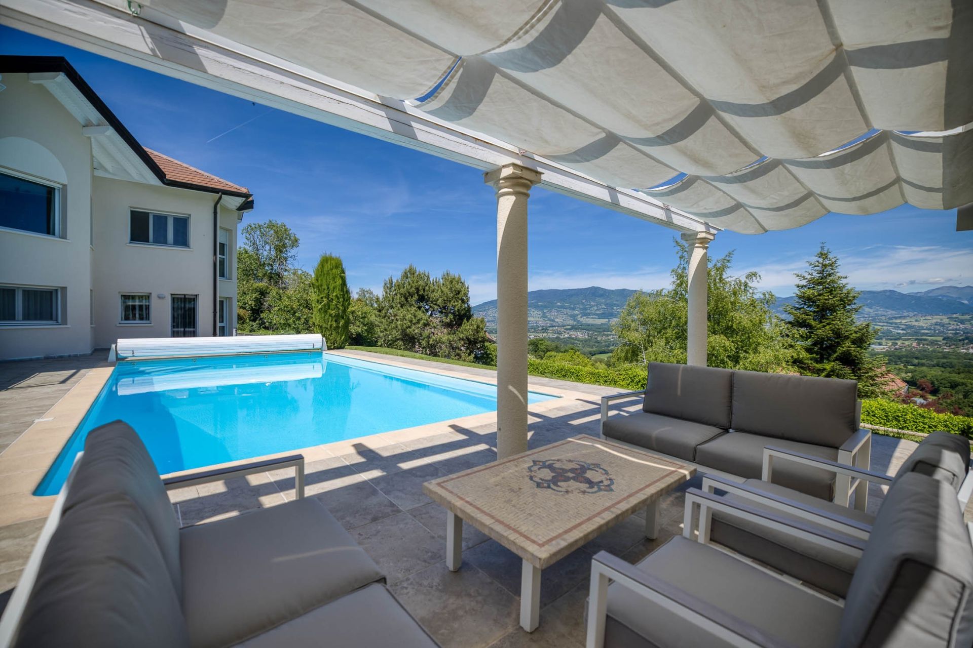 luxury house 6 Rooms for sale on REIGNIER ESERY (74930)