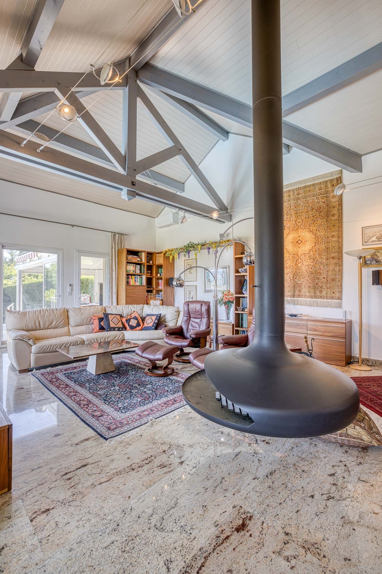 luxury house 6 Rooms for sale on REIGNIER ESERY (74930)