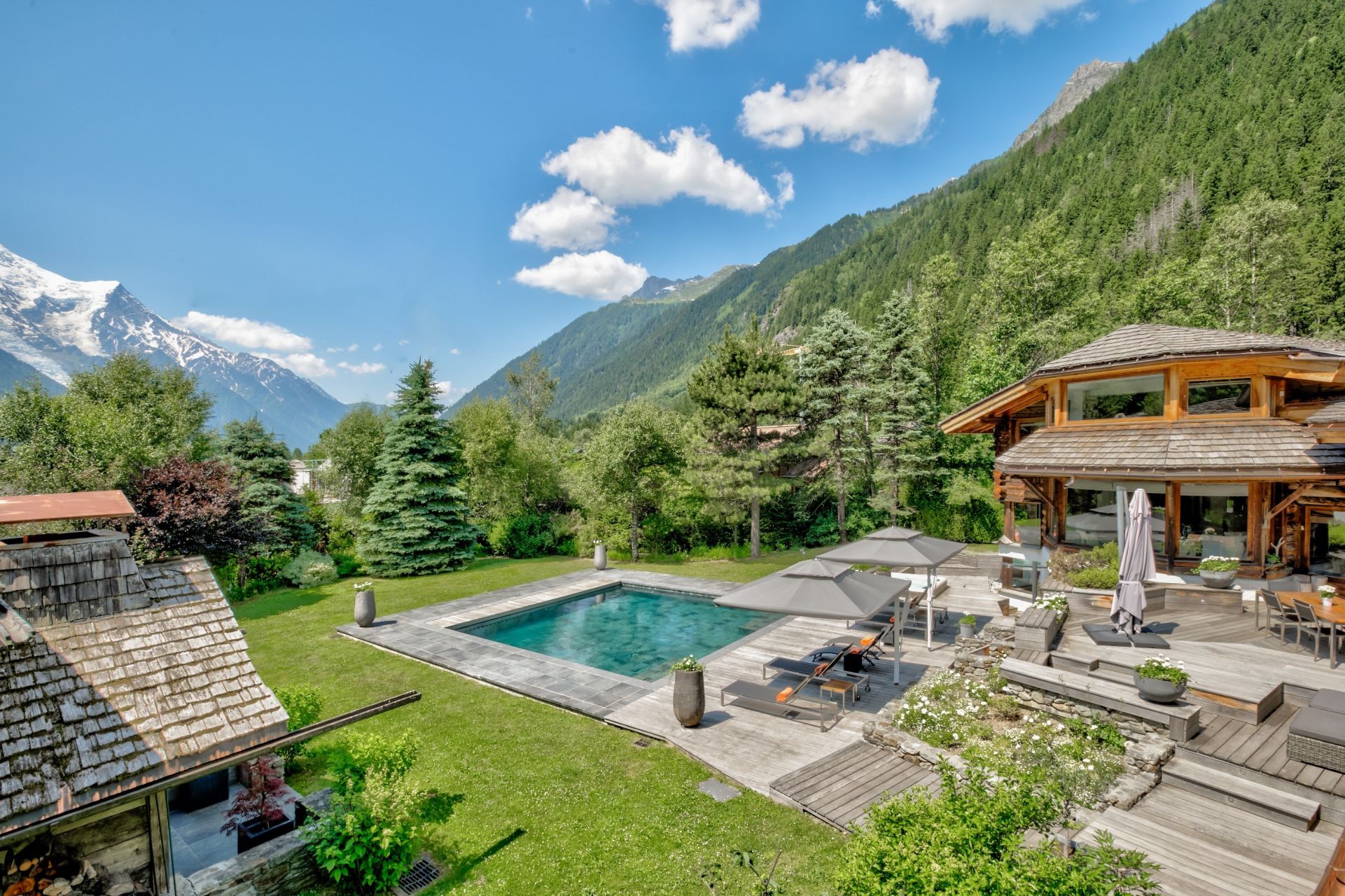 luxury chalet 10 Rooms for sale on CHAMONIX MONT BLANC (74400)