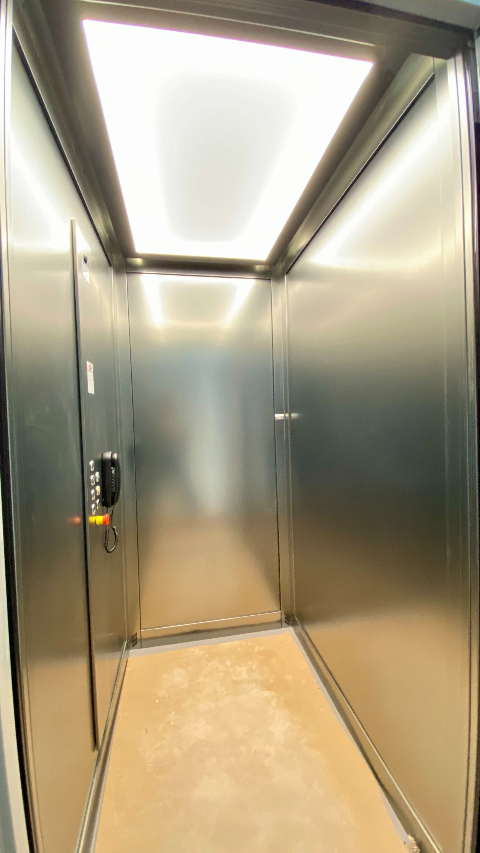 luxury house 6 Rooms for sale on AURAY (56400)