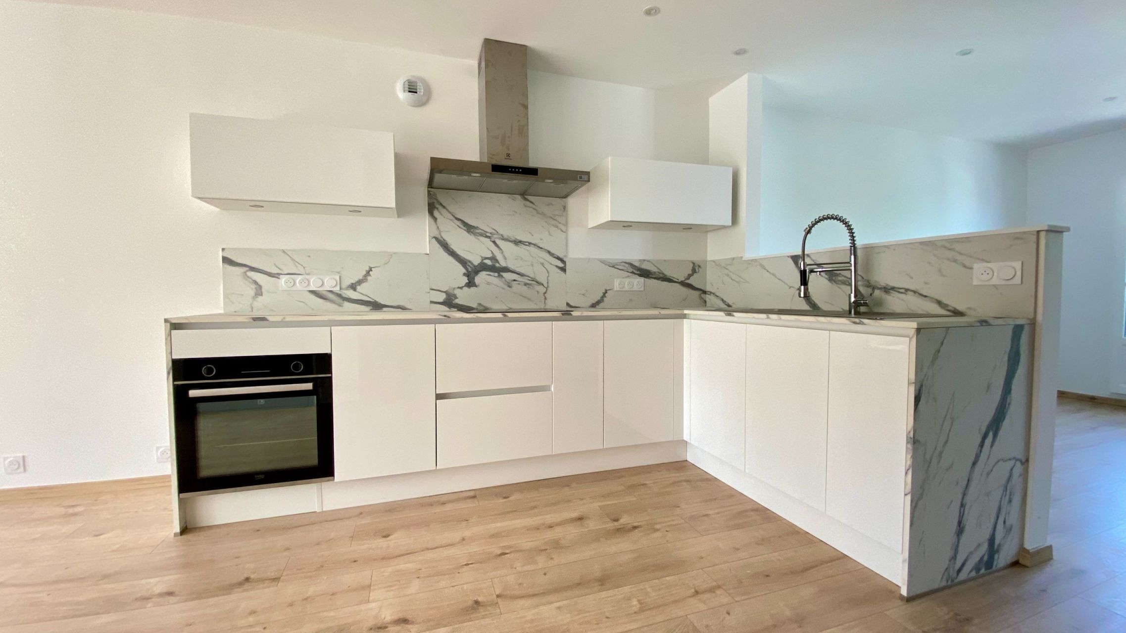 luxury house 6 Rooms for sale on AURAY (56400)