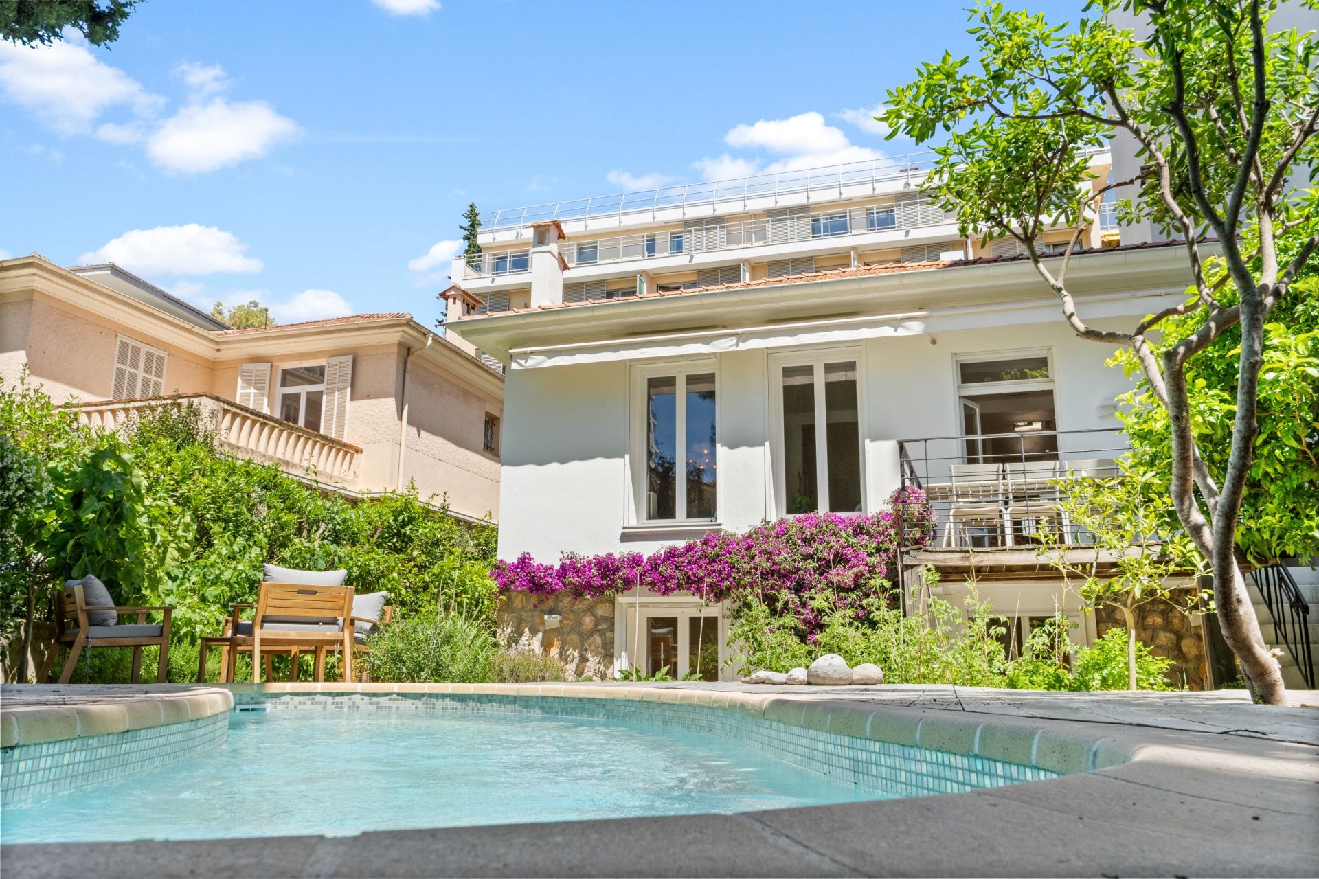 townhouse 4 Rooms for sale on CANNES (06400)
