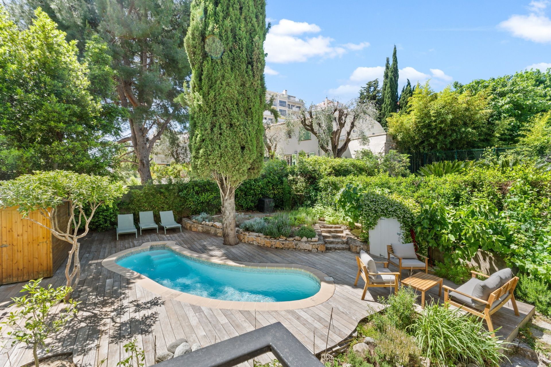 townhouse 4 Rooms for sale on CANNES (06400)