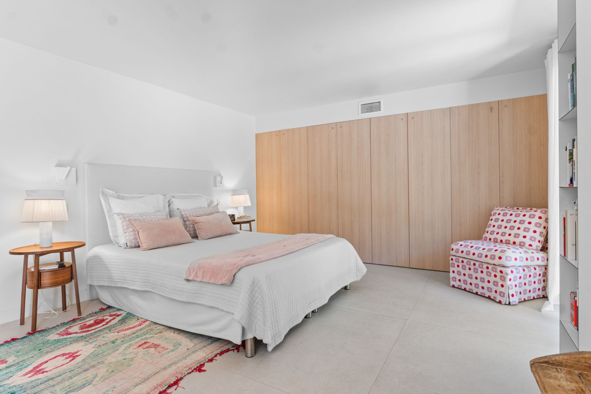 townhouse 4 Rooms for sale on CANNES (06400)