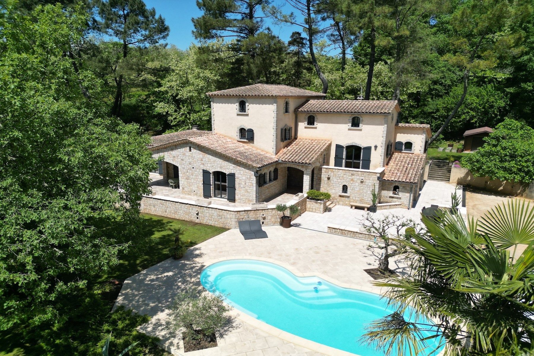 maison de luxe 12 Pièces en vente sur UZES (30700)