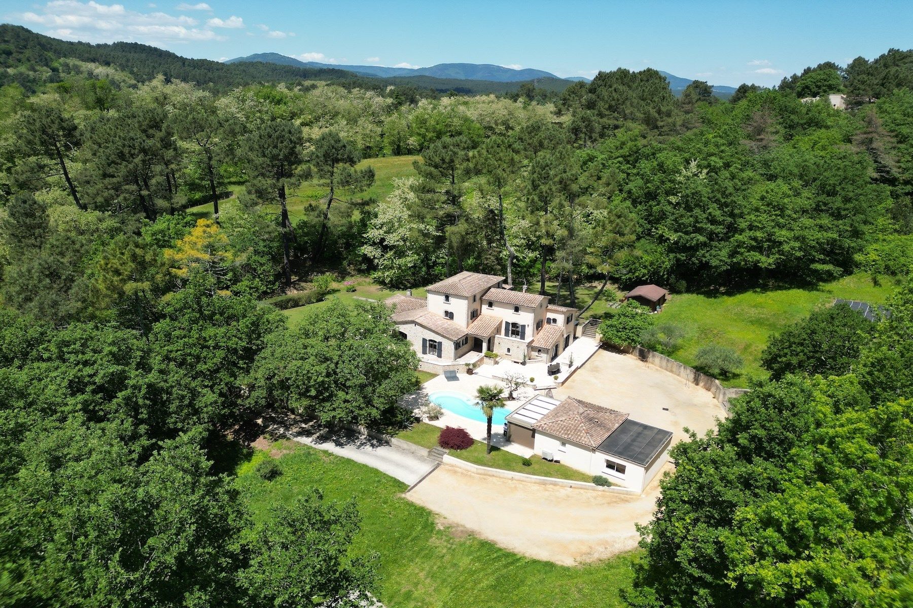 maison de luxe 12 Pièces en vente sur UZES (30700)