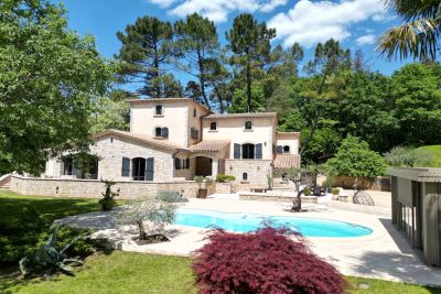Vente Maison de luxe Uzès 12 Pièces 360 m²
