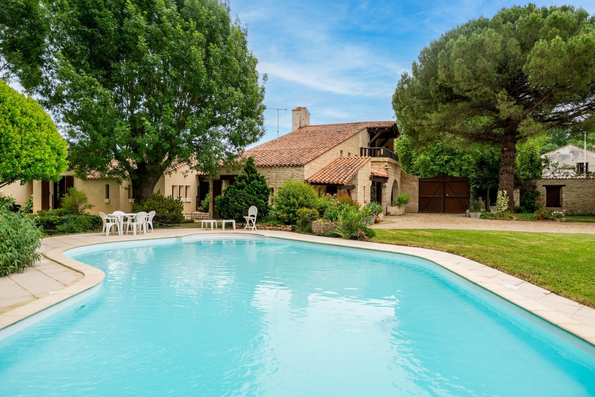 propriété de luxe 9 Pièces en vente sur LANDRAIS (17290)