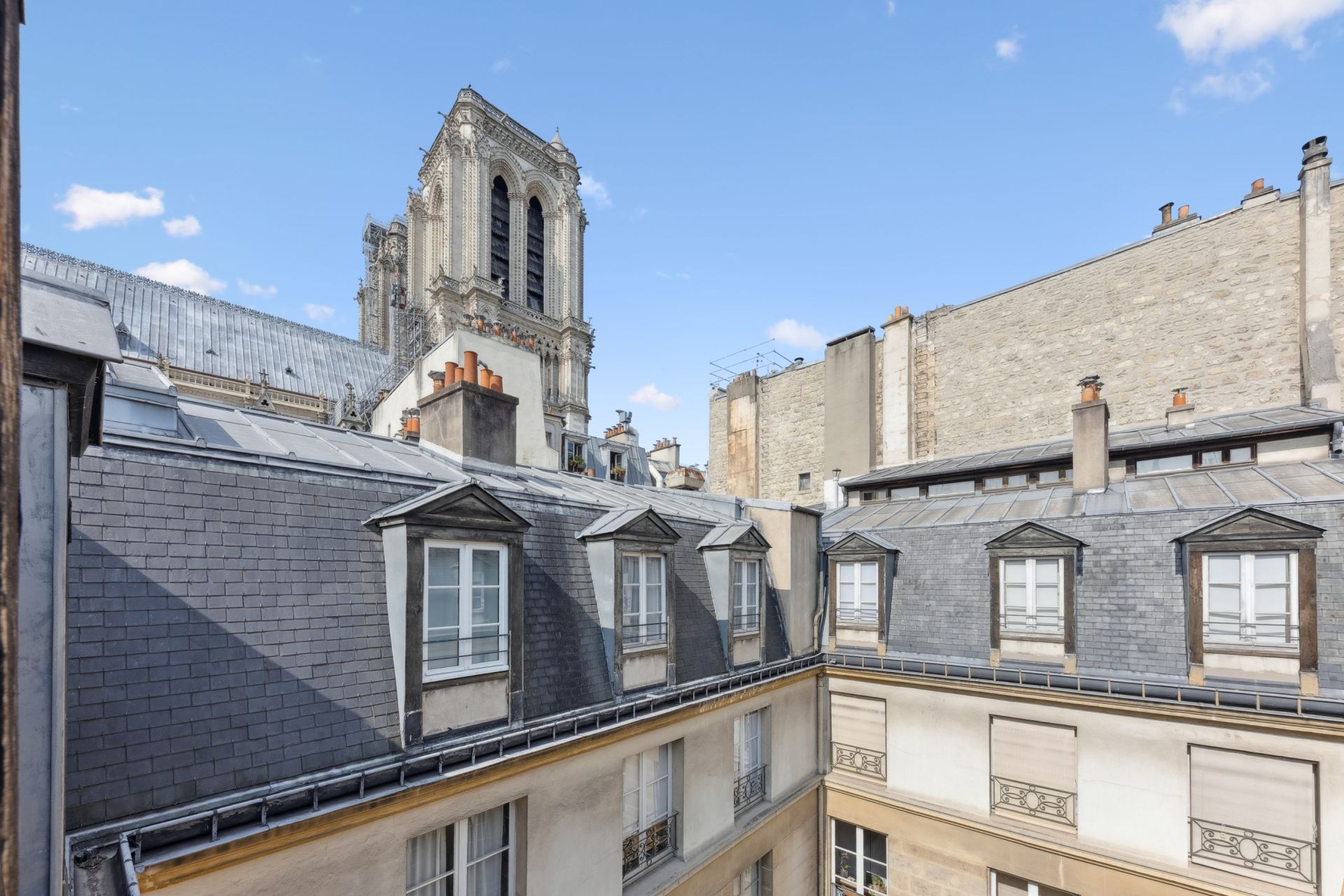 luxury apartment 3 Rooms for sale on PARIS (75004)