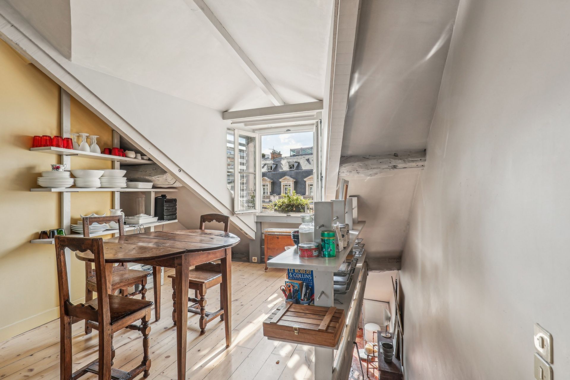 luxury apartment 4 Rooms for sale on PARIS (75008)