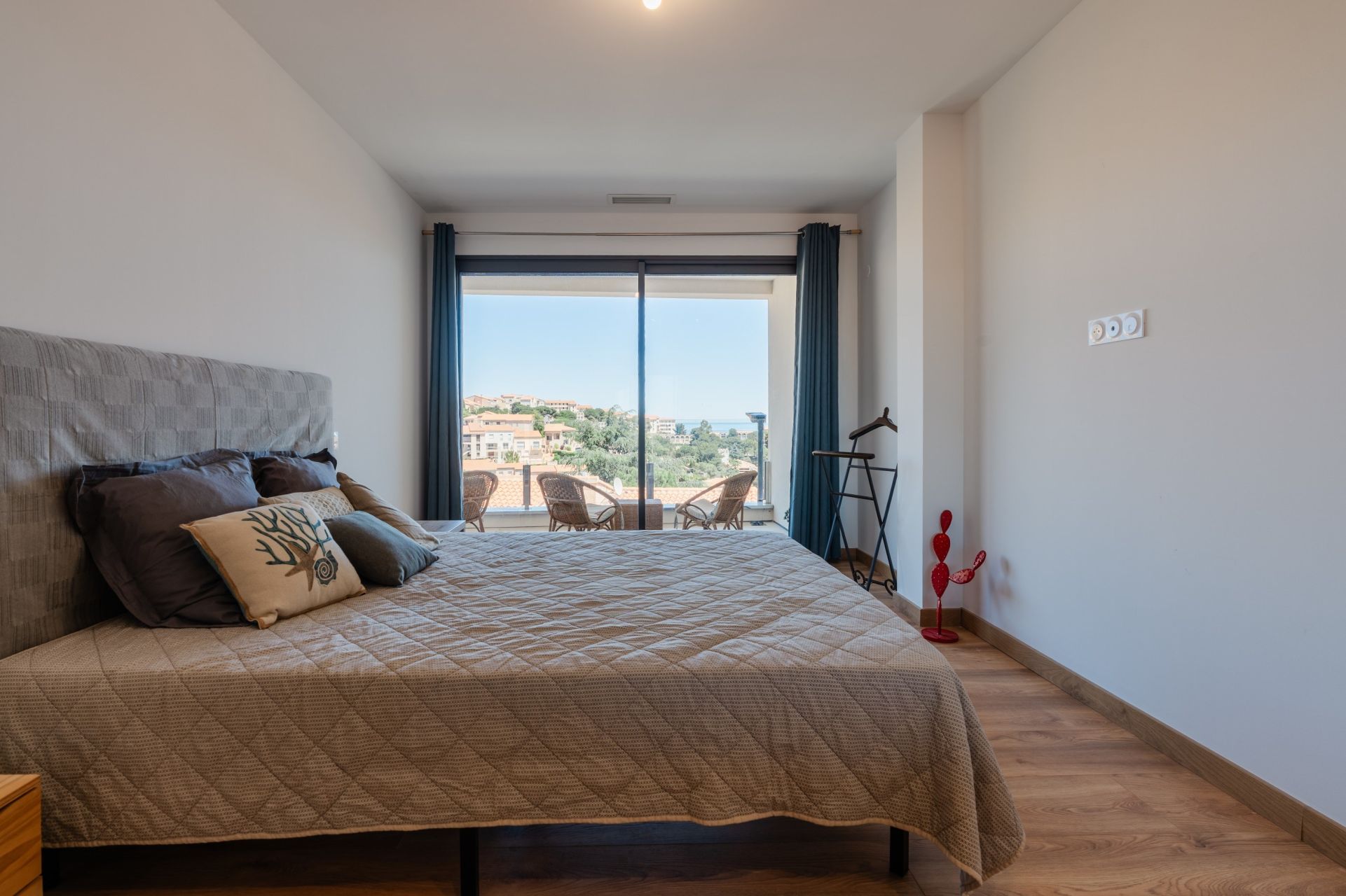 luxury house 5 Rooms for sale on PORT VENDRES (66660)