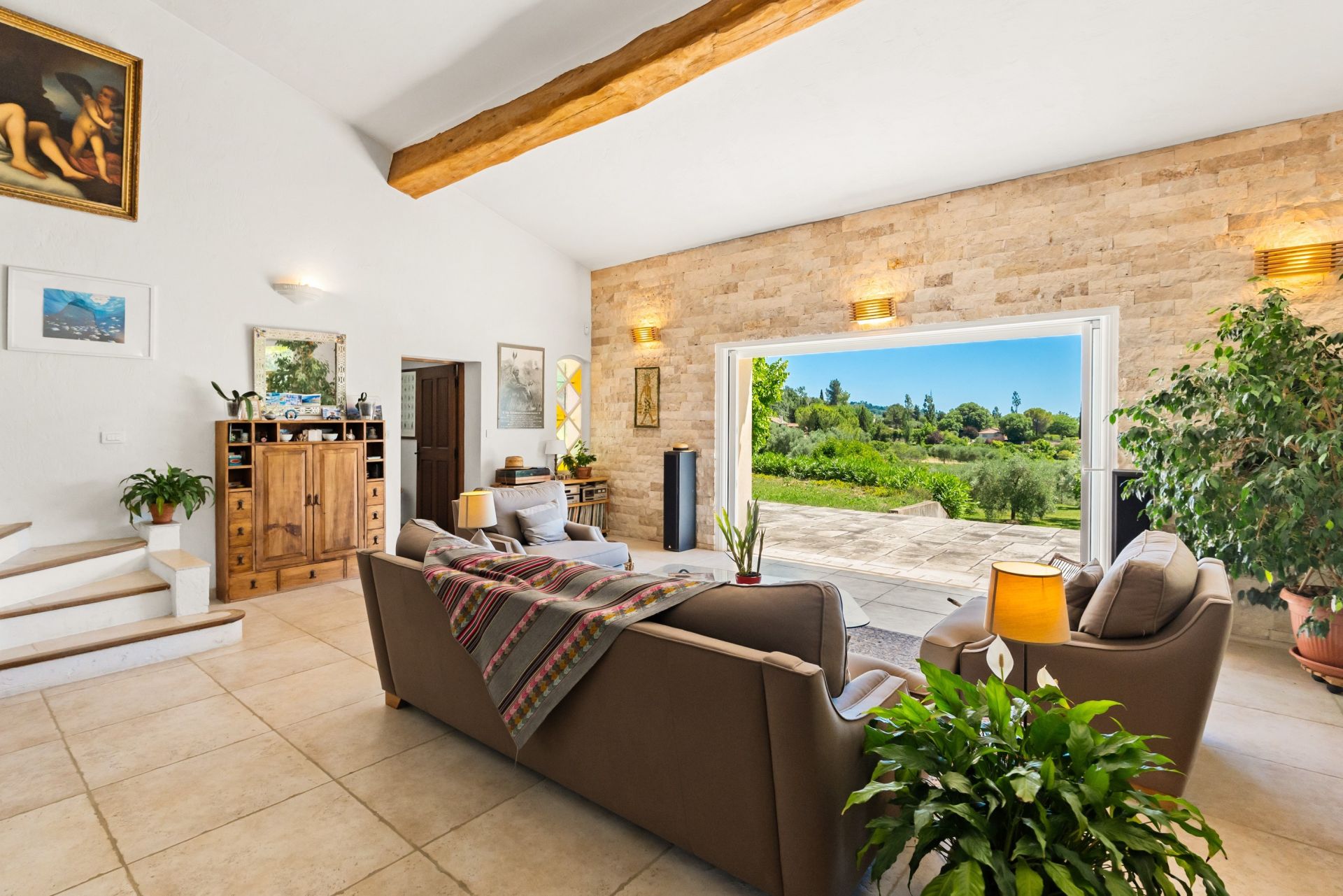 luxury villa 9 Rooms for sale on GRASSE (06130)