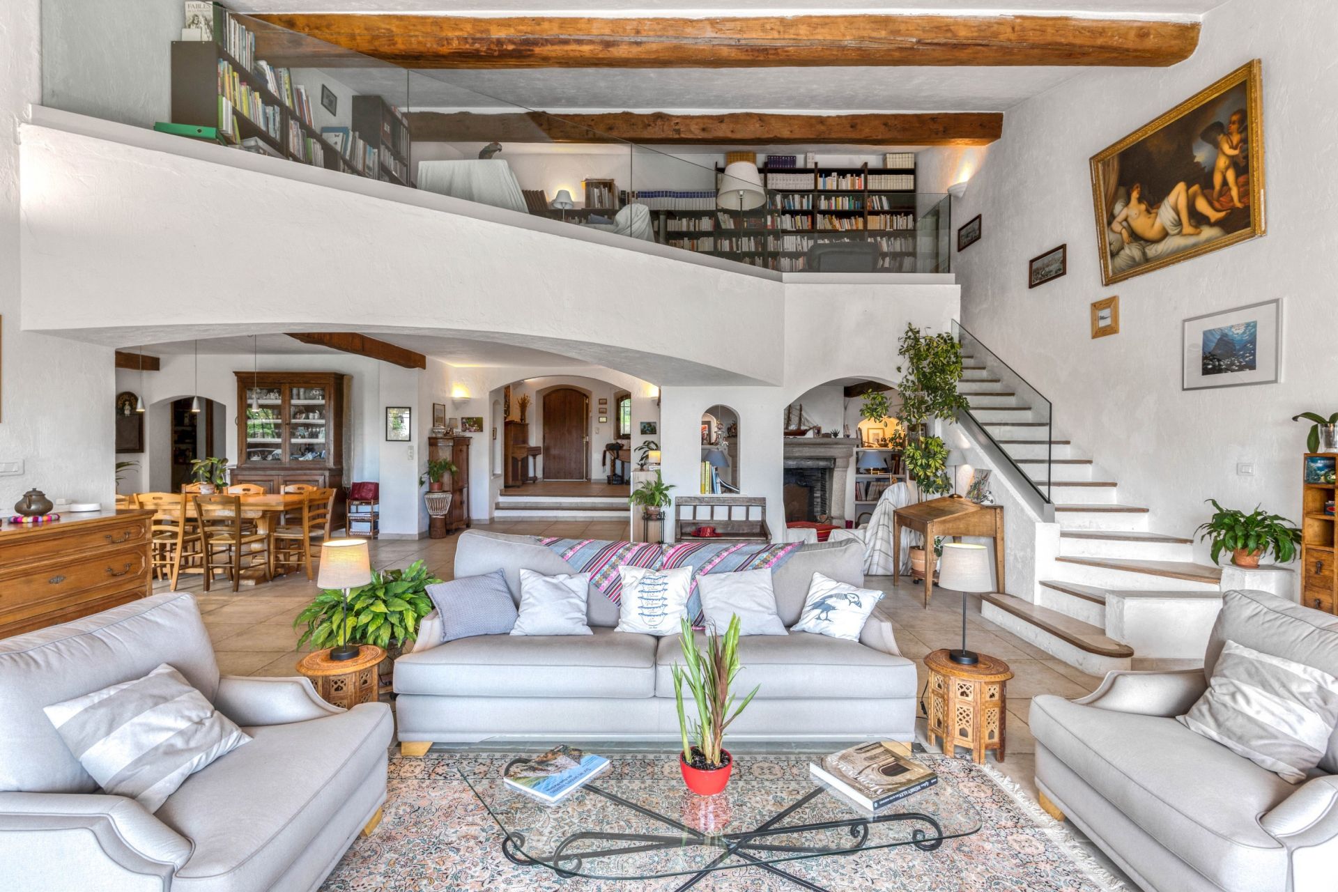 luxury villa 9 Rooms for sale on GRASSE (06130)